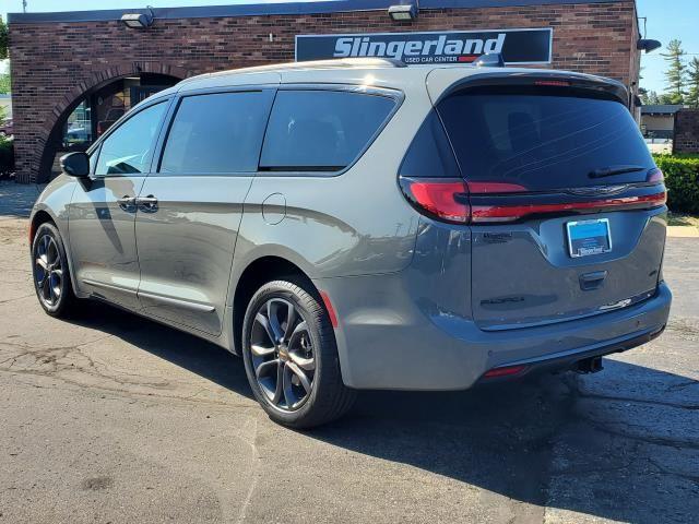 View vehicle photo 4