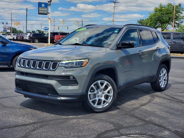 Sting-Gray Clearcoat 2023 Jeep Compass SUV / Crossover Four-Wheel Drive 8-Speed Automatic