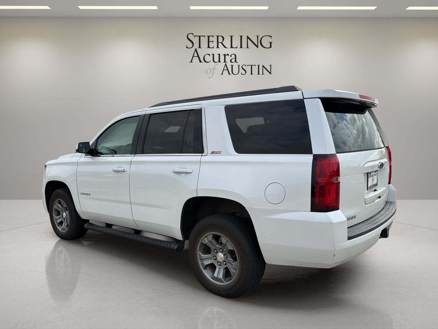 View vehicle photo 7