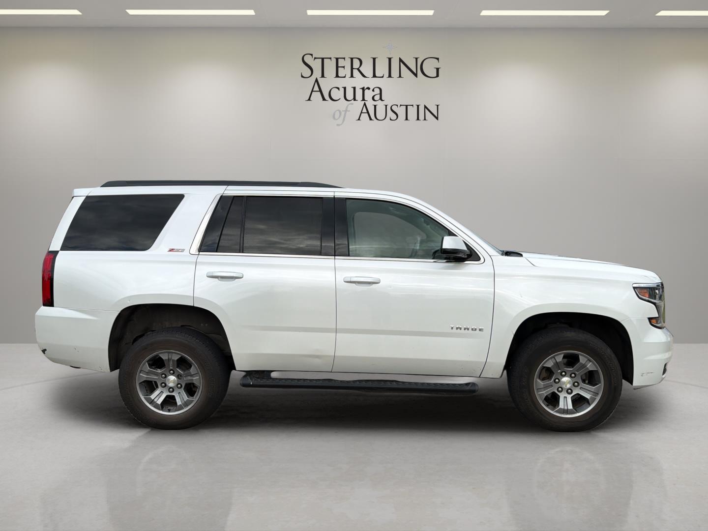 View vehicle photo 4