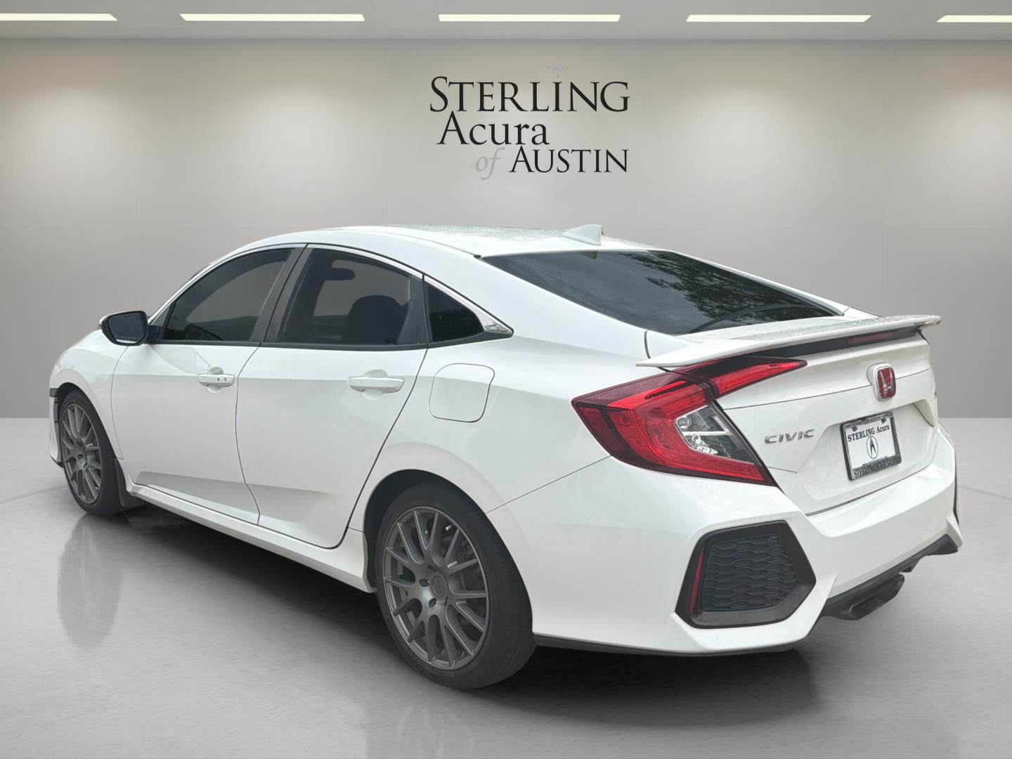 View vehicle photo 7