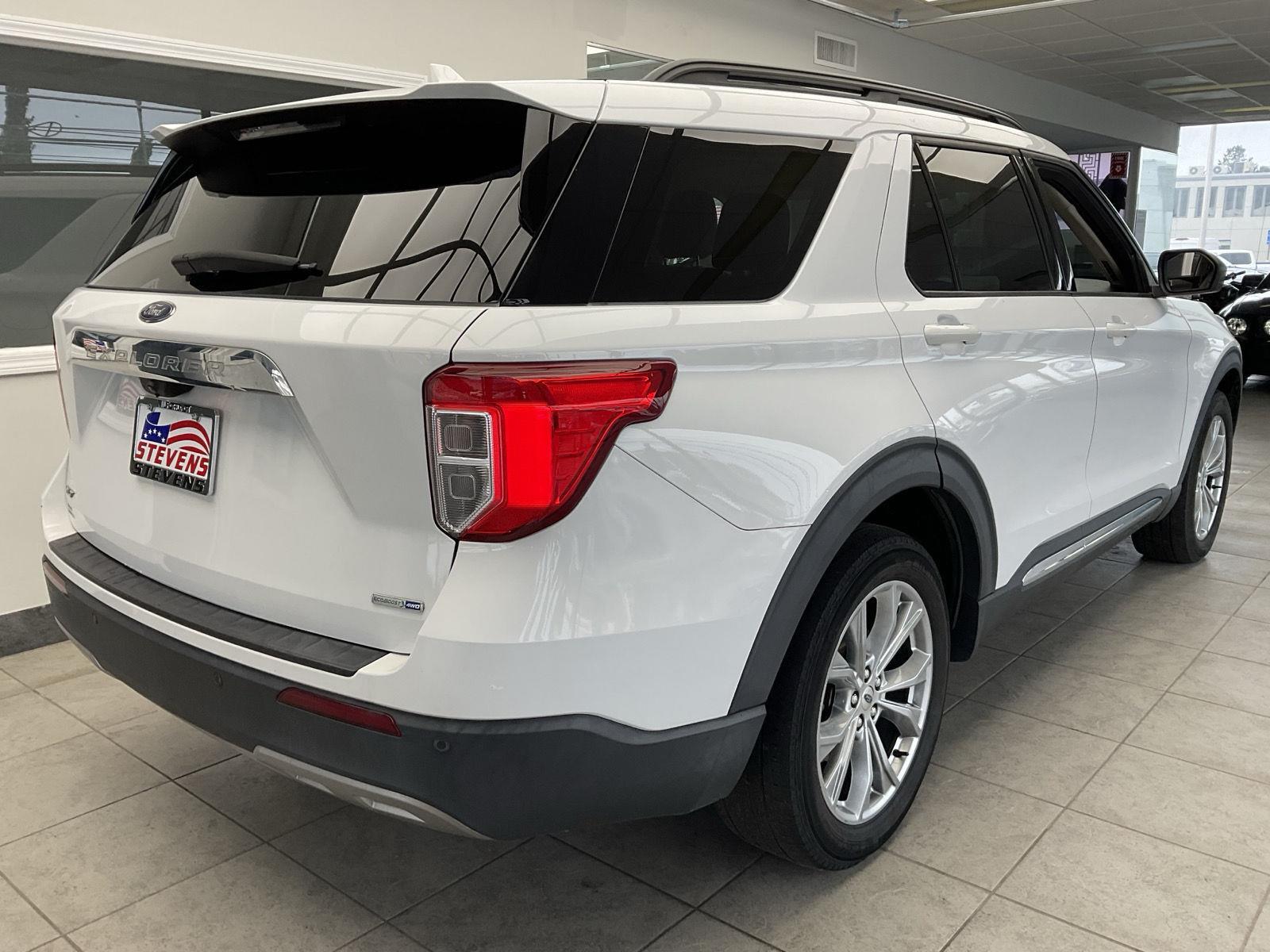 View vehicle photo 5
