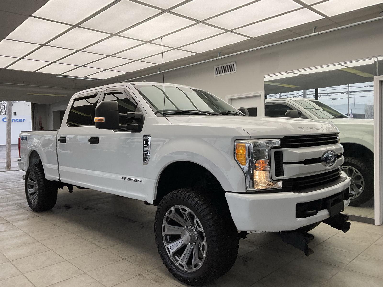 2017 Ford F-250 Super Duty XLT Crew Cab 4WD