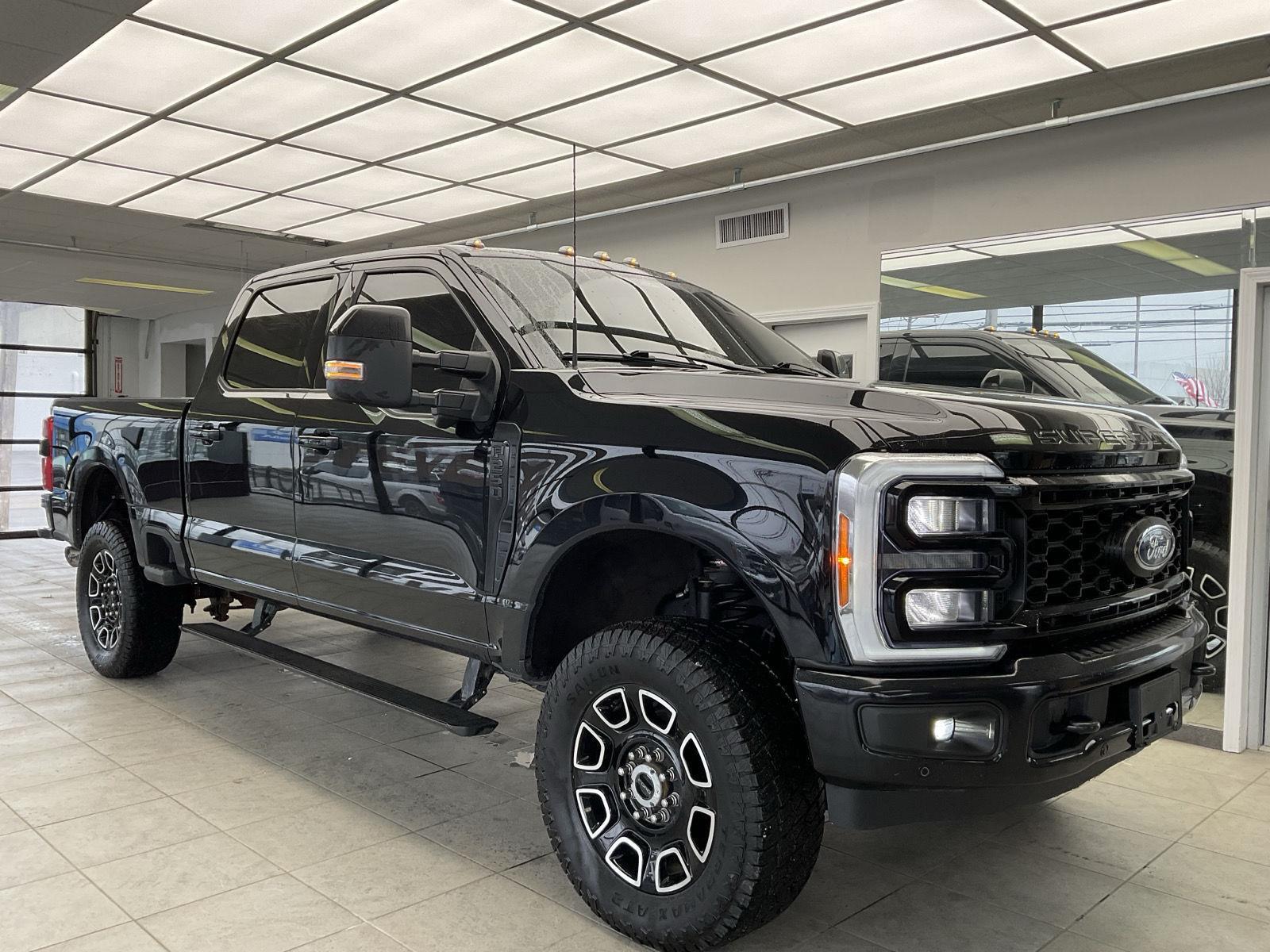 2023 Ford F-250 Super Duty Lariat Crew Cab 4WD