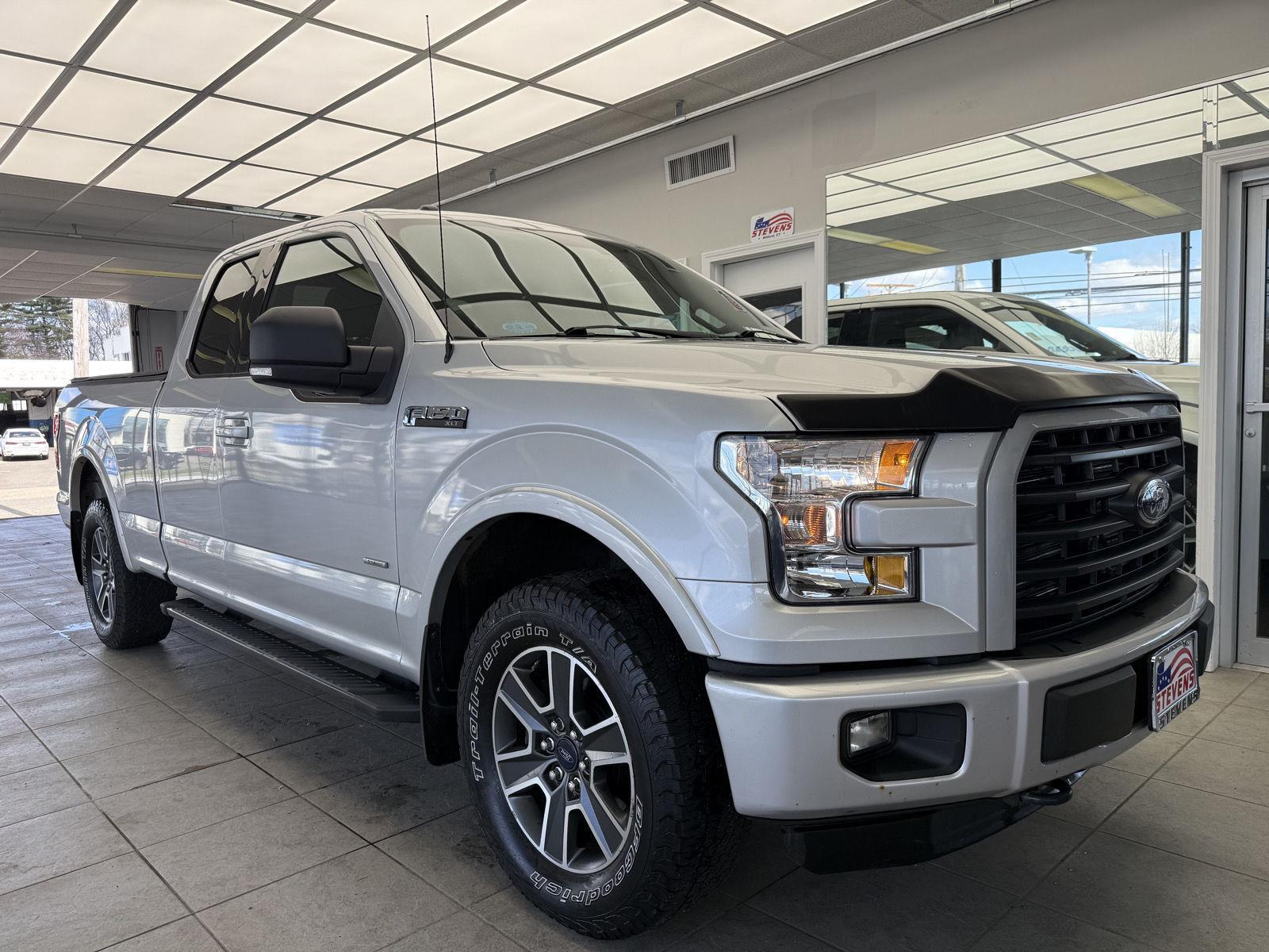 Ingot Silver Metallic 2015 Ford F-150 XLT SuperCab 4WD Pickup Truck Four-Wheel Drive 6-Speed Automatic