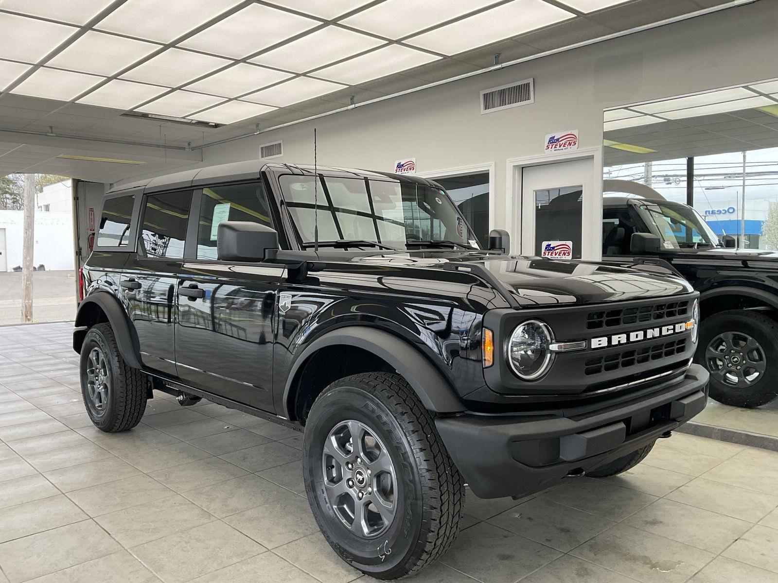 Shadow Black 2026 Ford Bronco Big Bend 4-Door 4WD SUV / Crossover Four-Wheel Drive 7-Speed Manual