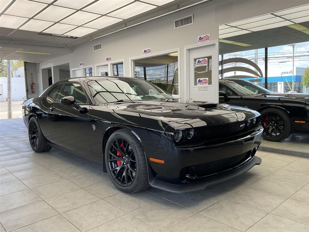 Pitch Black Clearcoat 2016 Dodge Challenger SRT Hellcat RWD Coupe Rear-Wheel Drive 8-Speed Automatic
