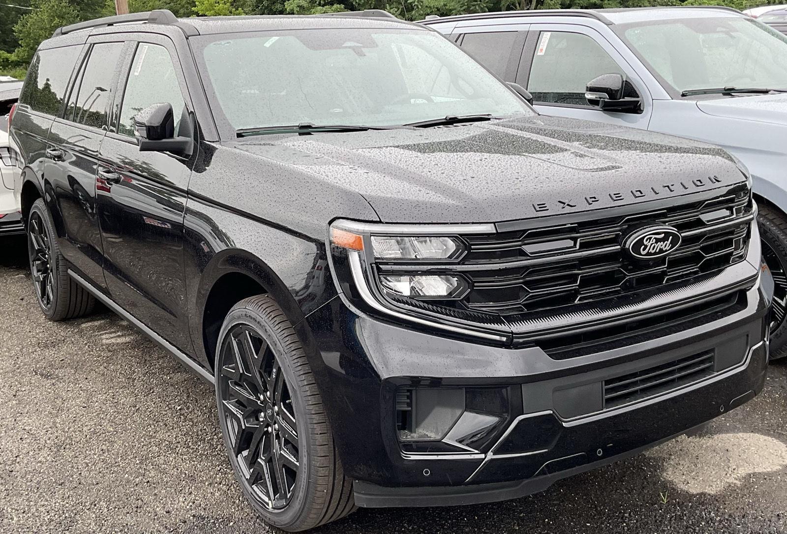 Agate Black 2026 Ford Expedition SUV / Crossover Four-Wheel Drive Automatic