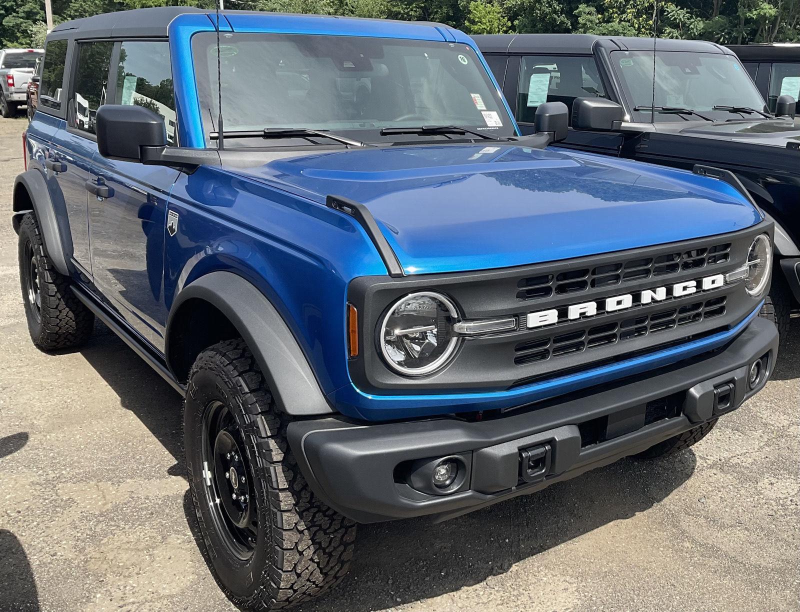 Velocity Blue 2026 Ford Bronco SUV / Crossover Four-Wheel Drive 7-Speed Manual