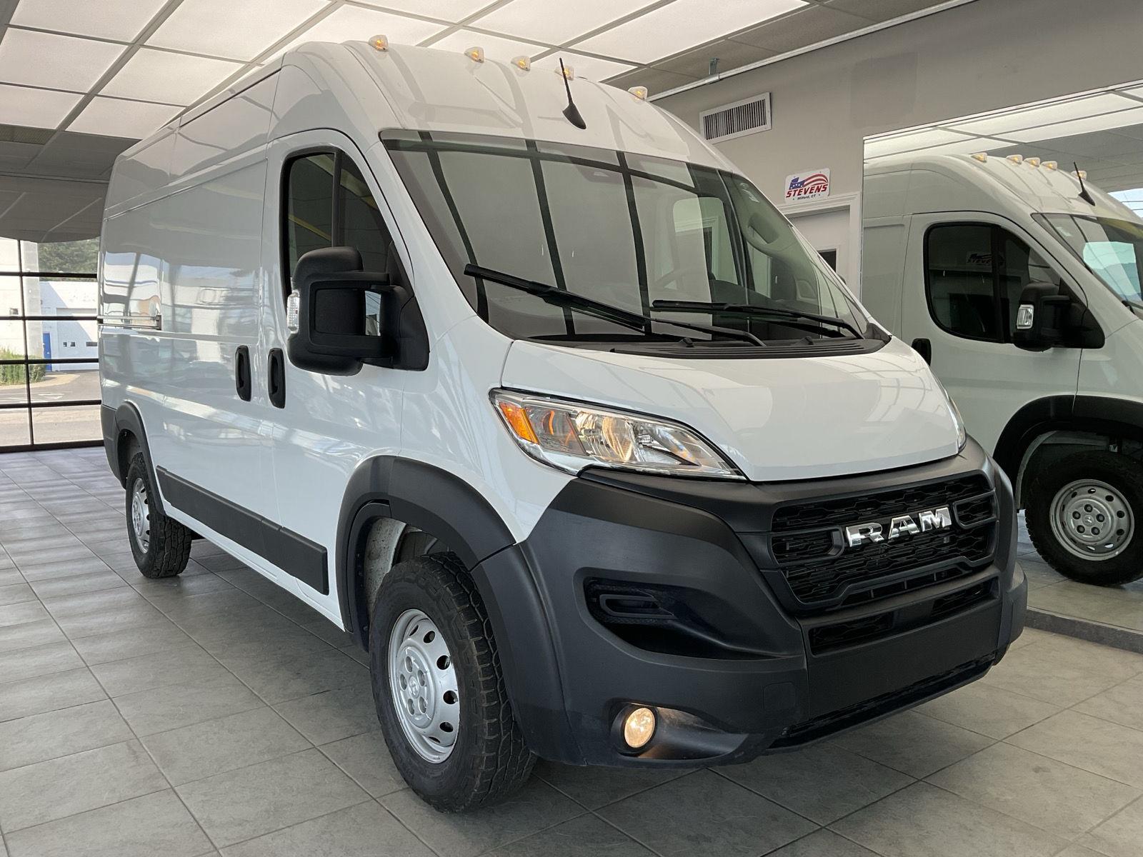 Bright White Clearcoat 2025 RAM ProMaster Van Front-Wheel Drive 9-Speed Automatic