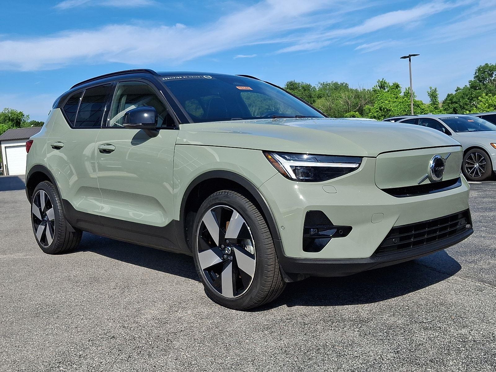 SAGE GREEN METALL 2023 Volvo XC40 Recharge Twin Ultimate eAWD SUV / Crossover All-Wheel Drive Automatic