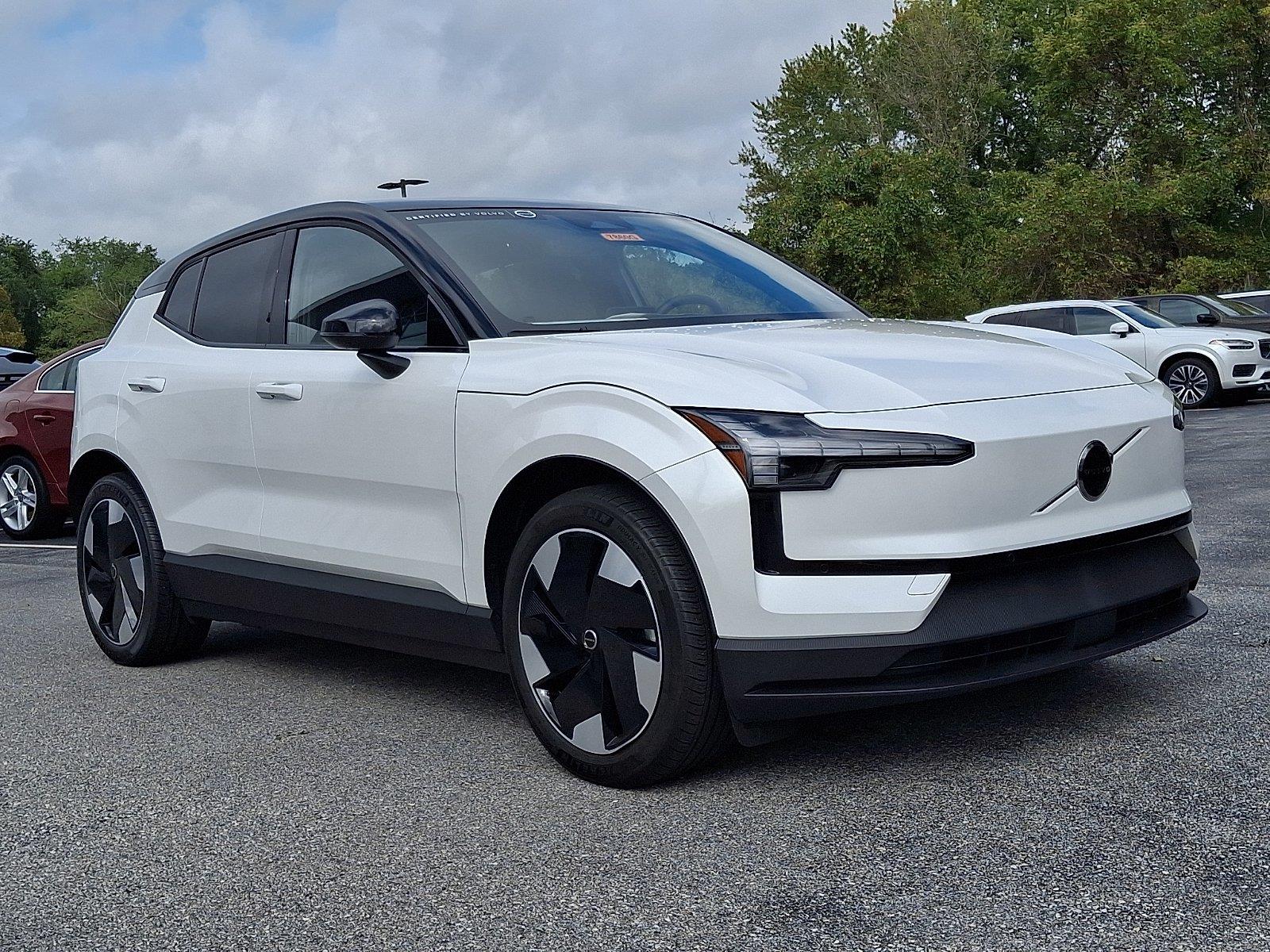 Crystal White Metallic 2025 Volvo EX30 SUV / Crossover All-Wheel Drive Automatic