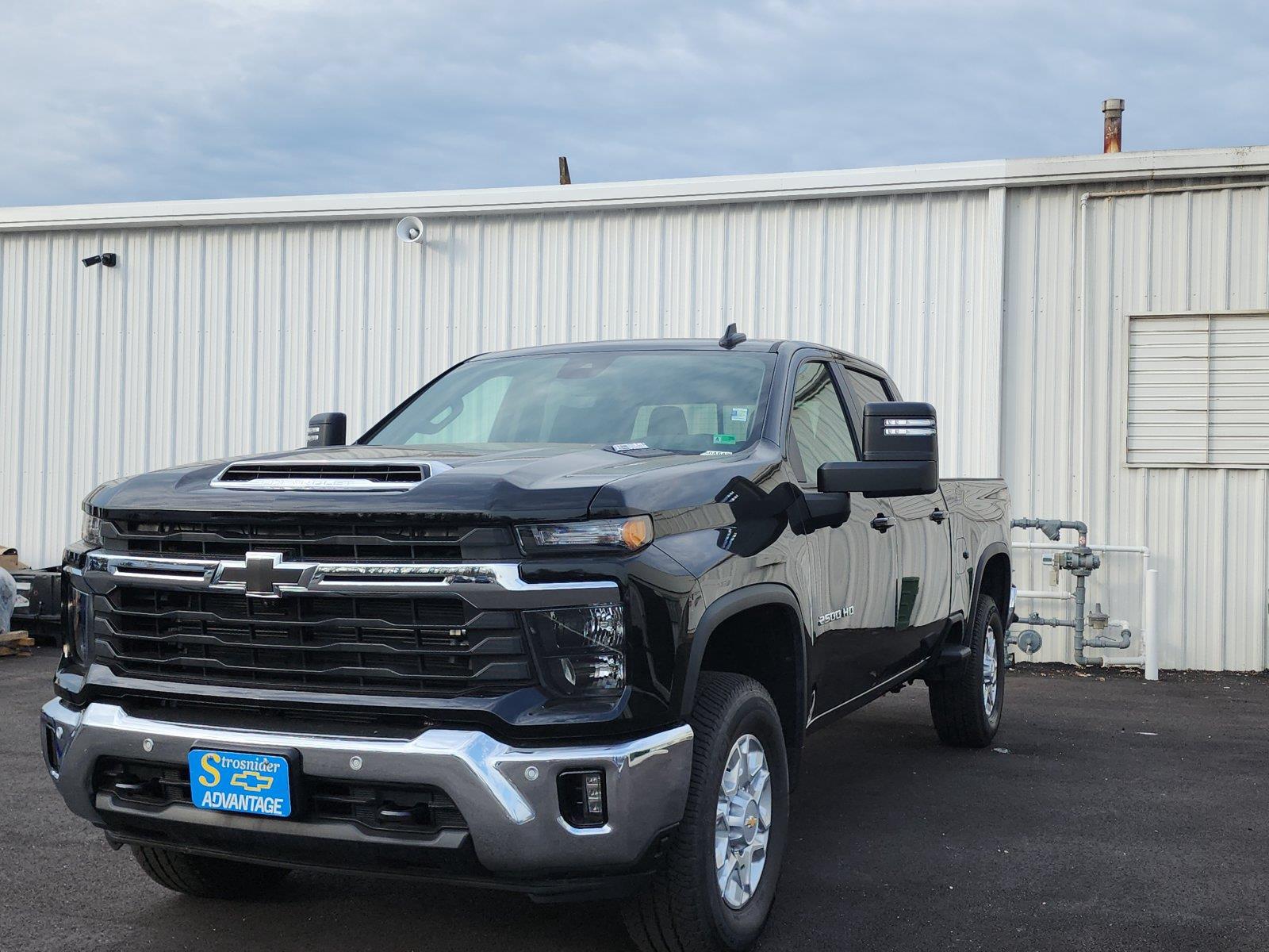 Black 2025 Chevrolet Silverado 2500HD Pickup Truck Four-Wheel Drive Automatic