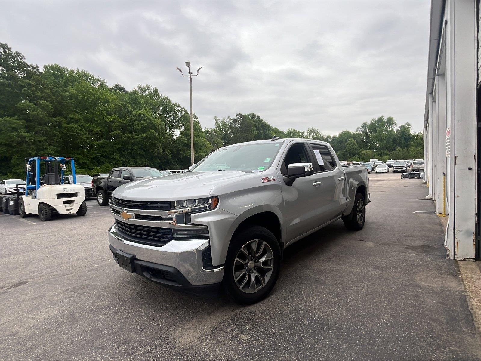 Silver Ice Metallic 2019 Chevrolet Silverado 1500 Pickup Truck Four-Wheel Drive 8-Speed Automatic