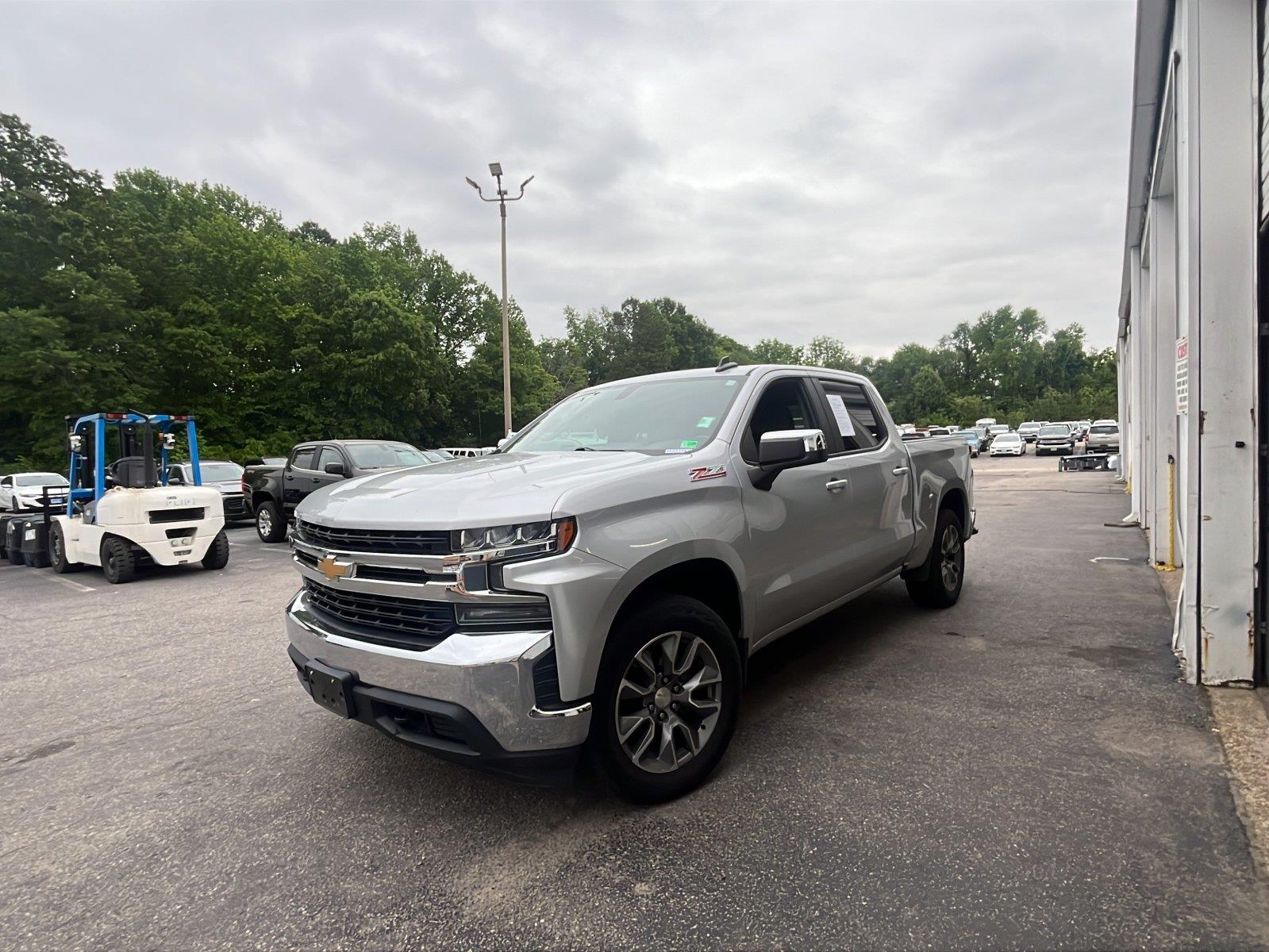 Silver Ice Metallic 2019 Chevrolet Silverado 1500 Pickup Truck Four-Wheel Drive 8-Speed Automatic