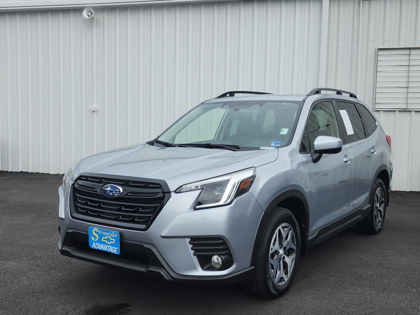 Ice Silver Metallic 2023 Subaru Forester SUV / Crossover All-Wheel Drive Continuously Variable Transmission