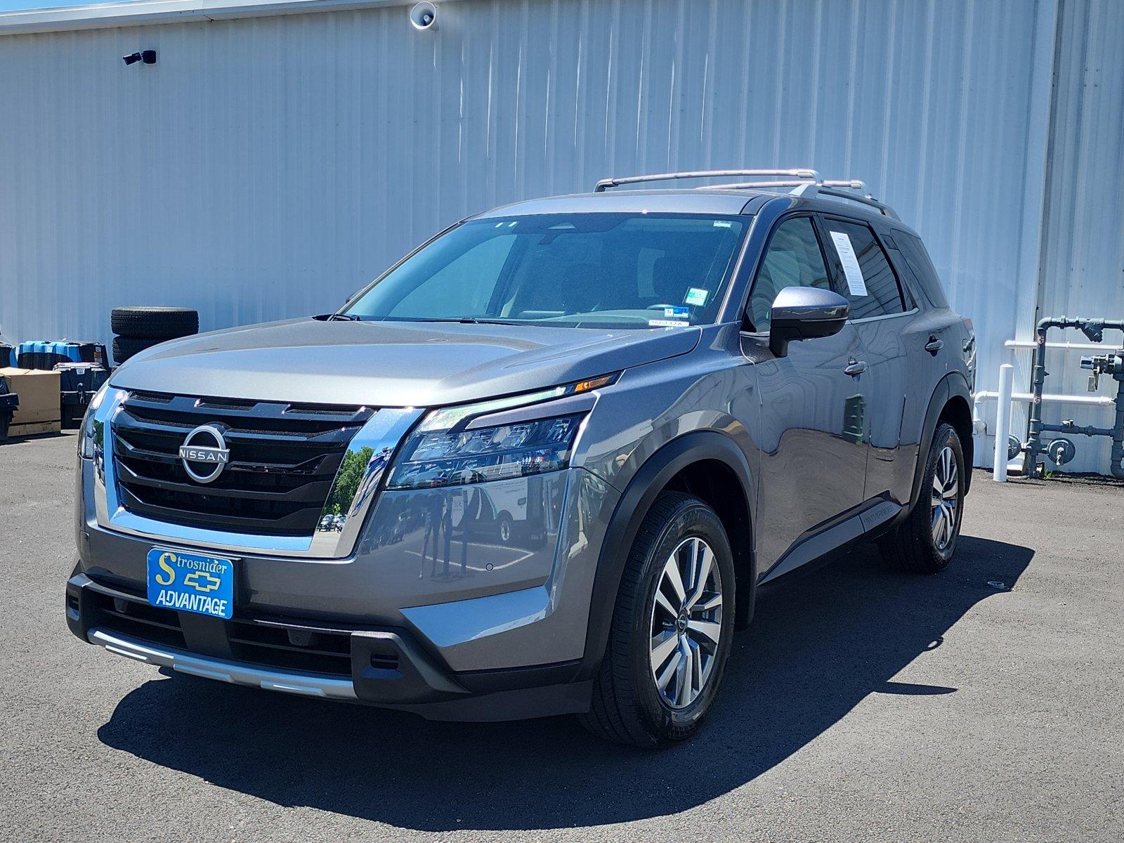 Gray (Gun Metallic) 2025 Nissan Pathfinder SUV / Crossover All-Wheel Drive Automatic