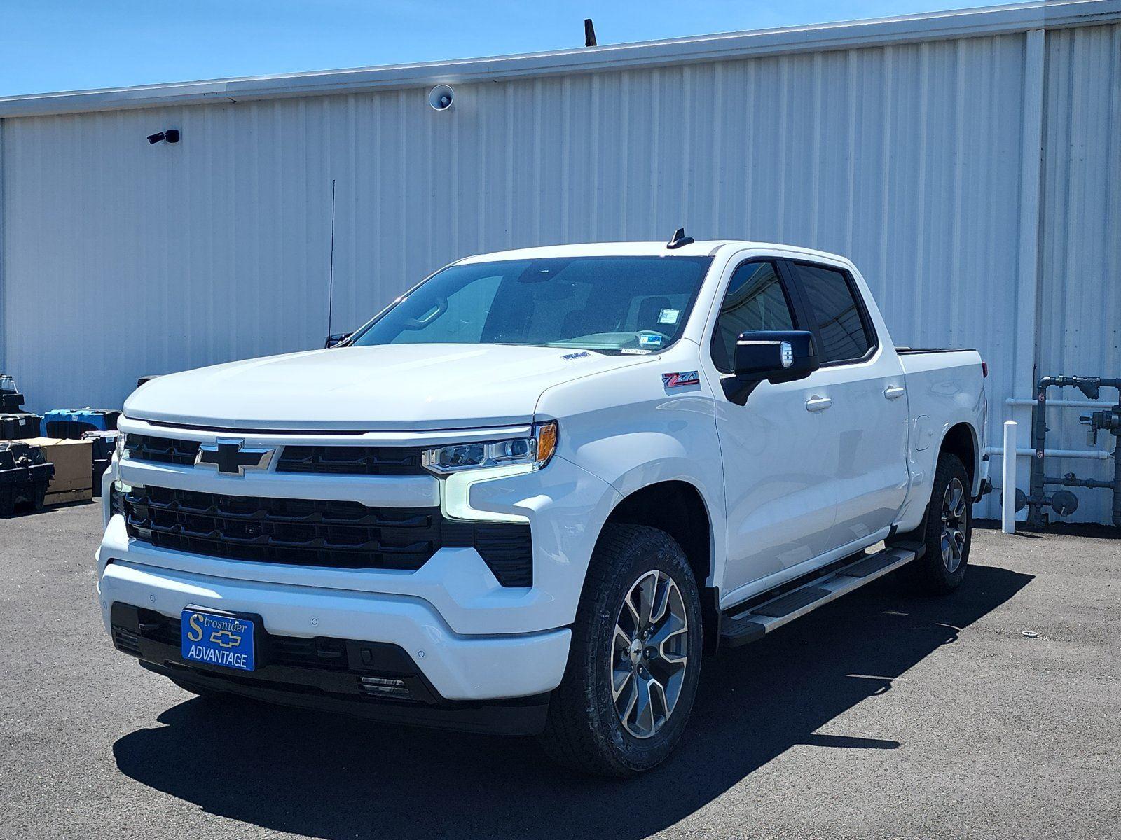 Summit White 2026 Chevrolet Silverado 1500 Pickup Truck Four-Wheel Drive 8-Speed Automatic