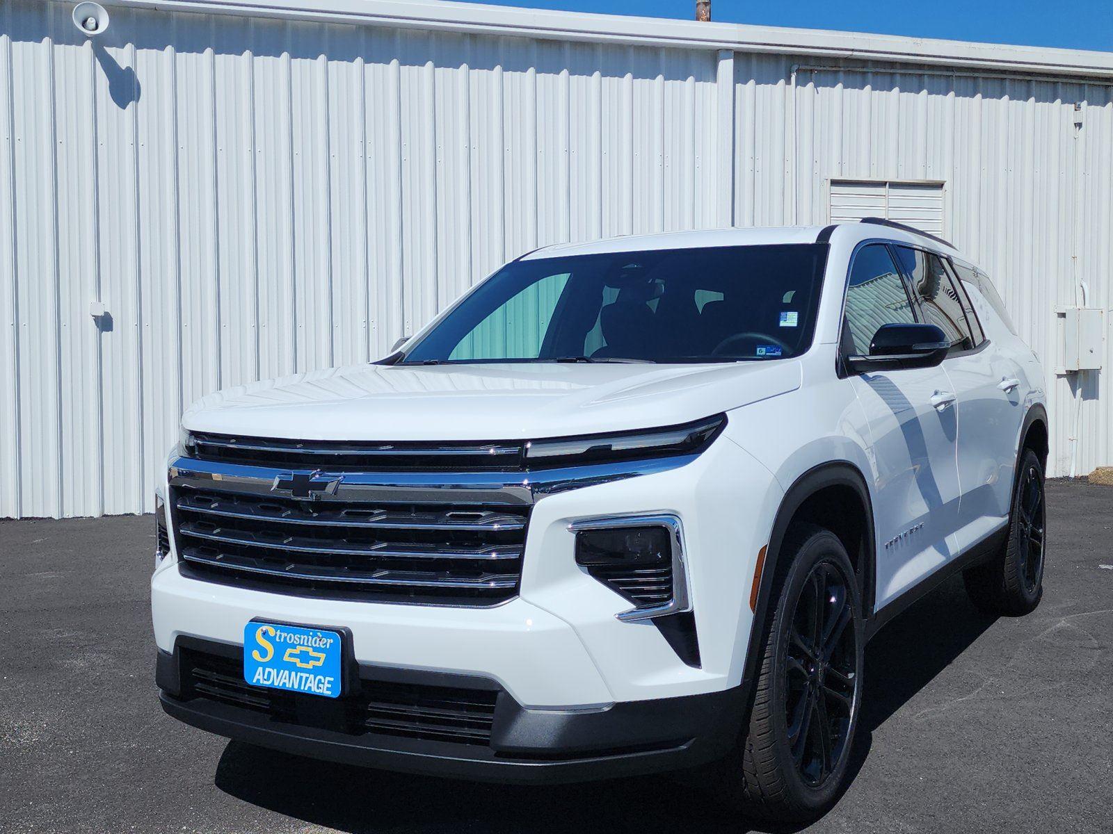 Summit White 2026 Chevrolet Traverse SUV / Crossover Front-Wheel Drive 8-Speed Automatic