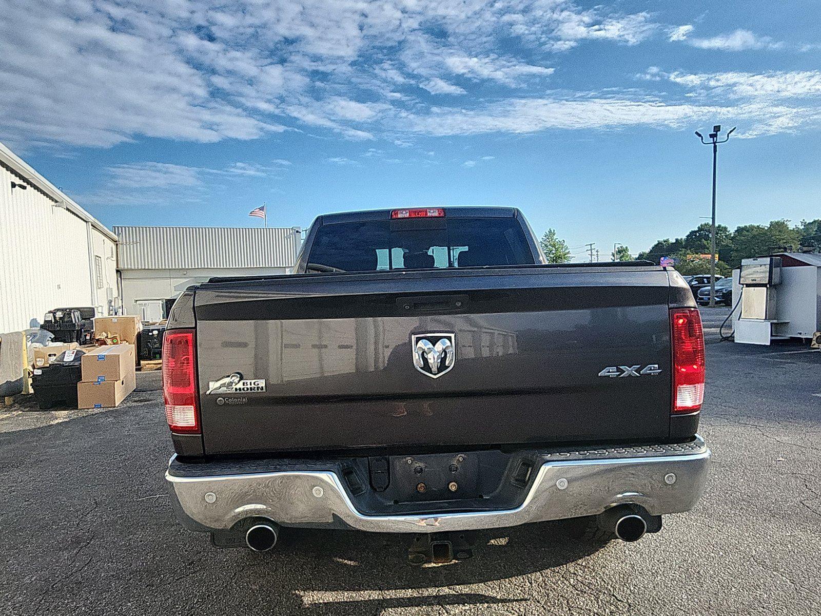 View vehicle photo 4