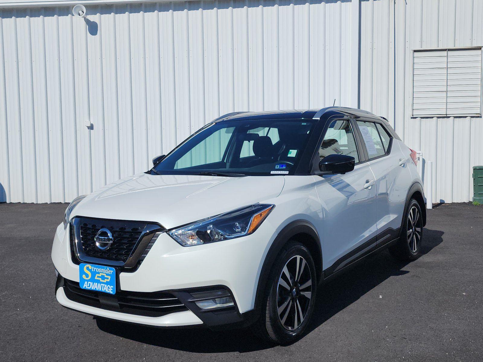 Aspen White/Super Black 2020 Nissan Kicks SUV / Crossover Front-Wheel Drive Continuously Variable Transmission