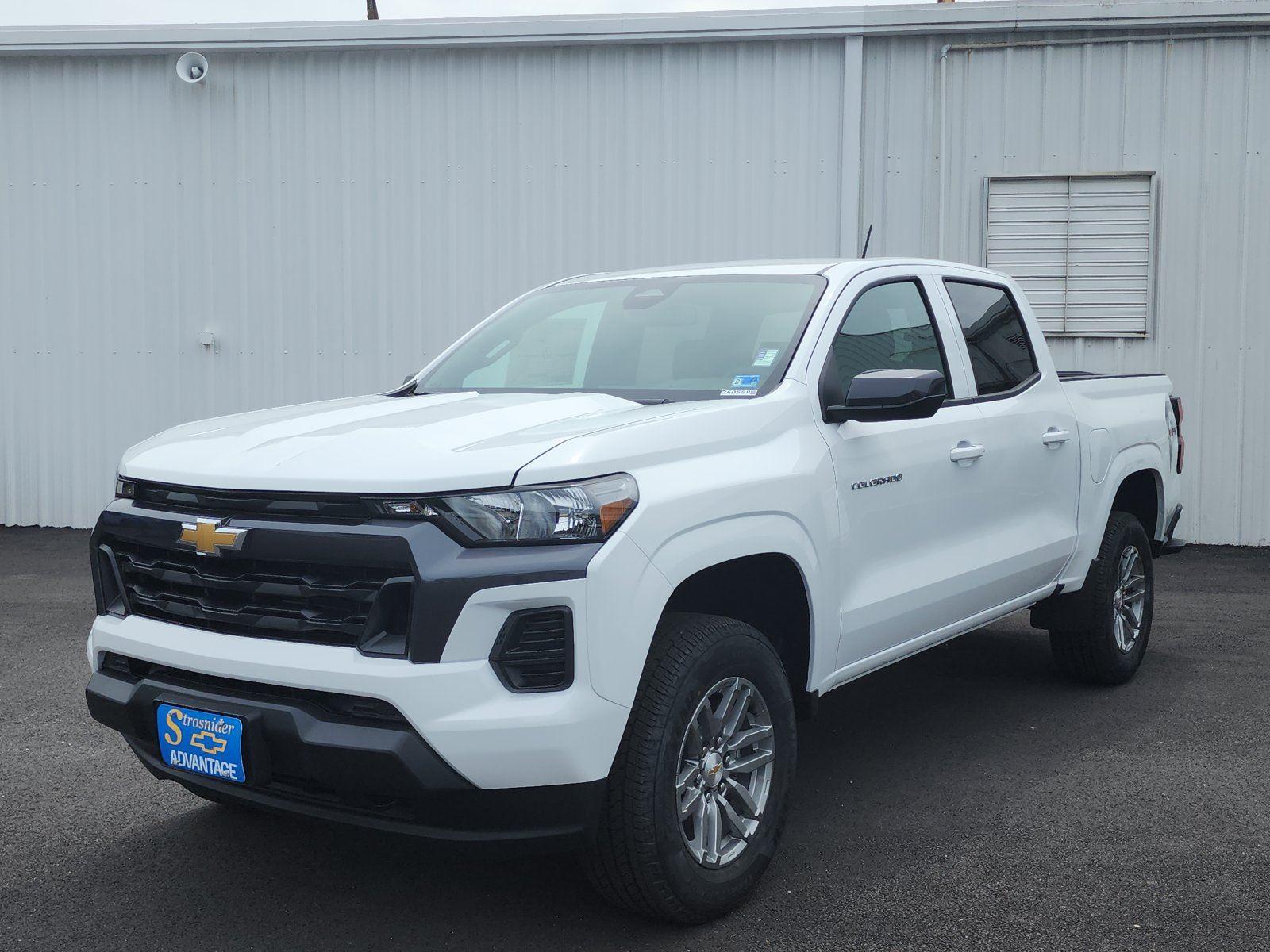 Summit White 2026 Chevrolet Colorado Pickup Truck Four-Wheel Drive 8-Speed Automatic