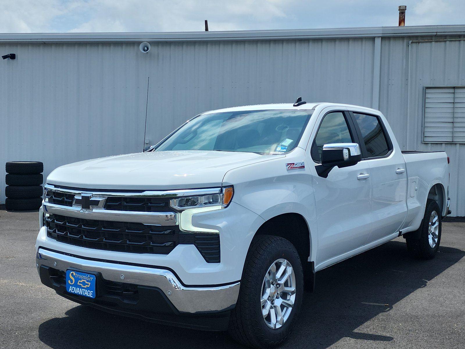 Summit White 2026 Chevrolet Silverado 1500 Pickup Truck Four-Wheel Drive Automatic