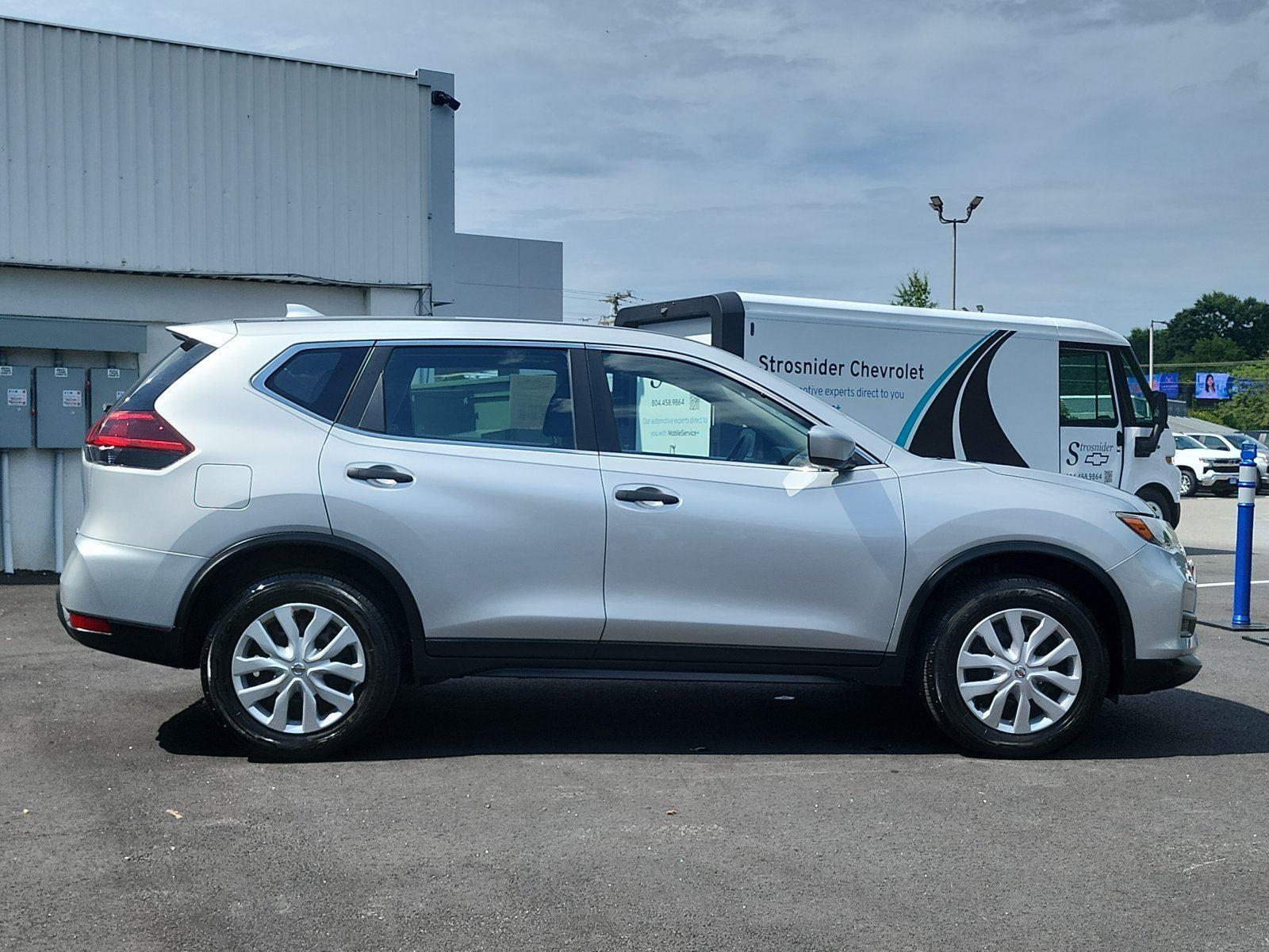 View vehicle photo 6