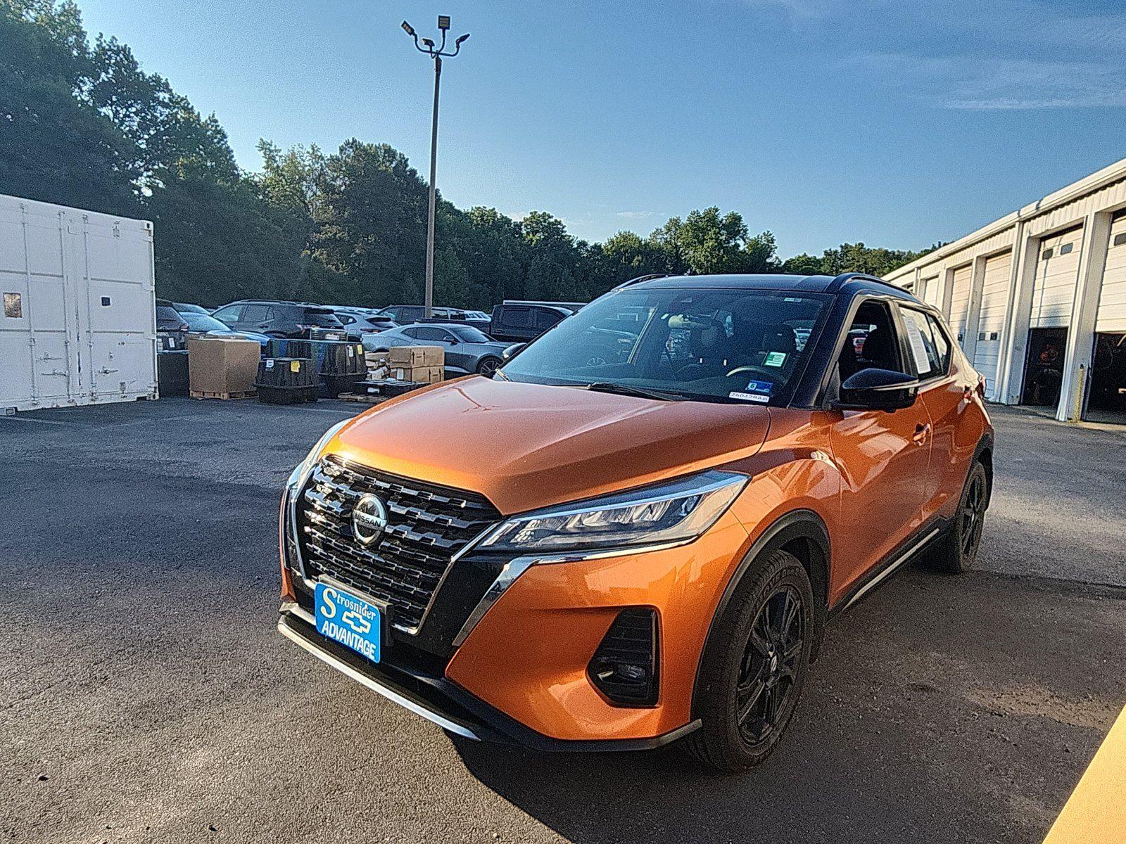 Monarch Orange/Super Black 2021 Nissan Kicks SUV / Crossover Front-Wheel Drive Continuously Variable Transmission