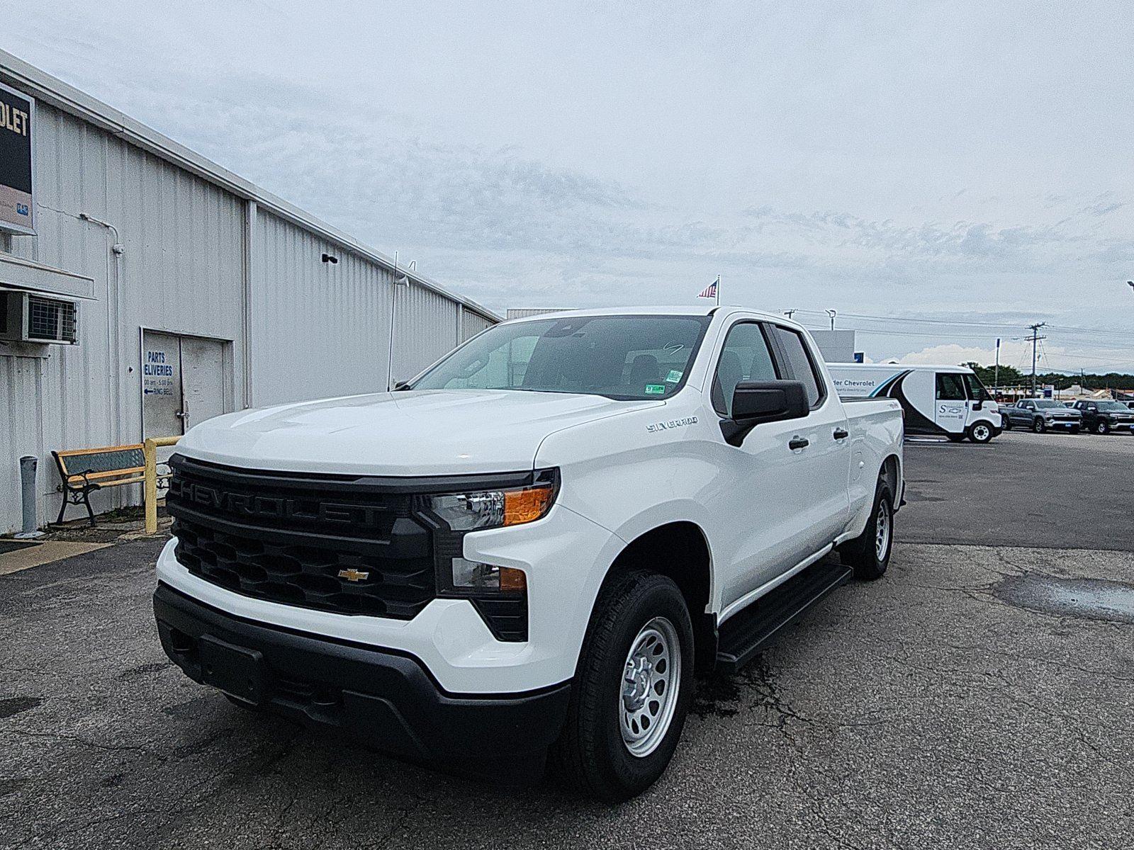 Summit White 2023 Chevrolet Silverado 1500 Pickup Truck Four-Wheel Drive Automatic
