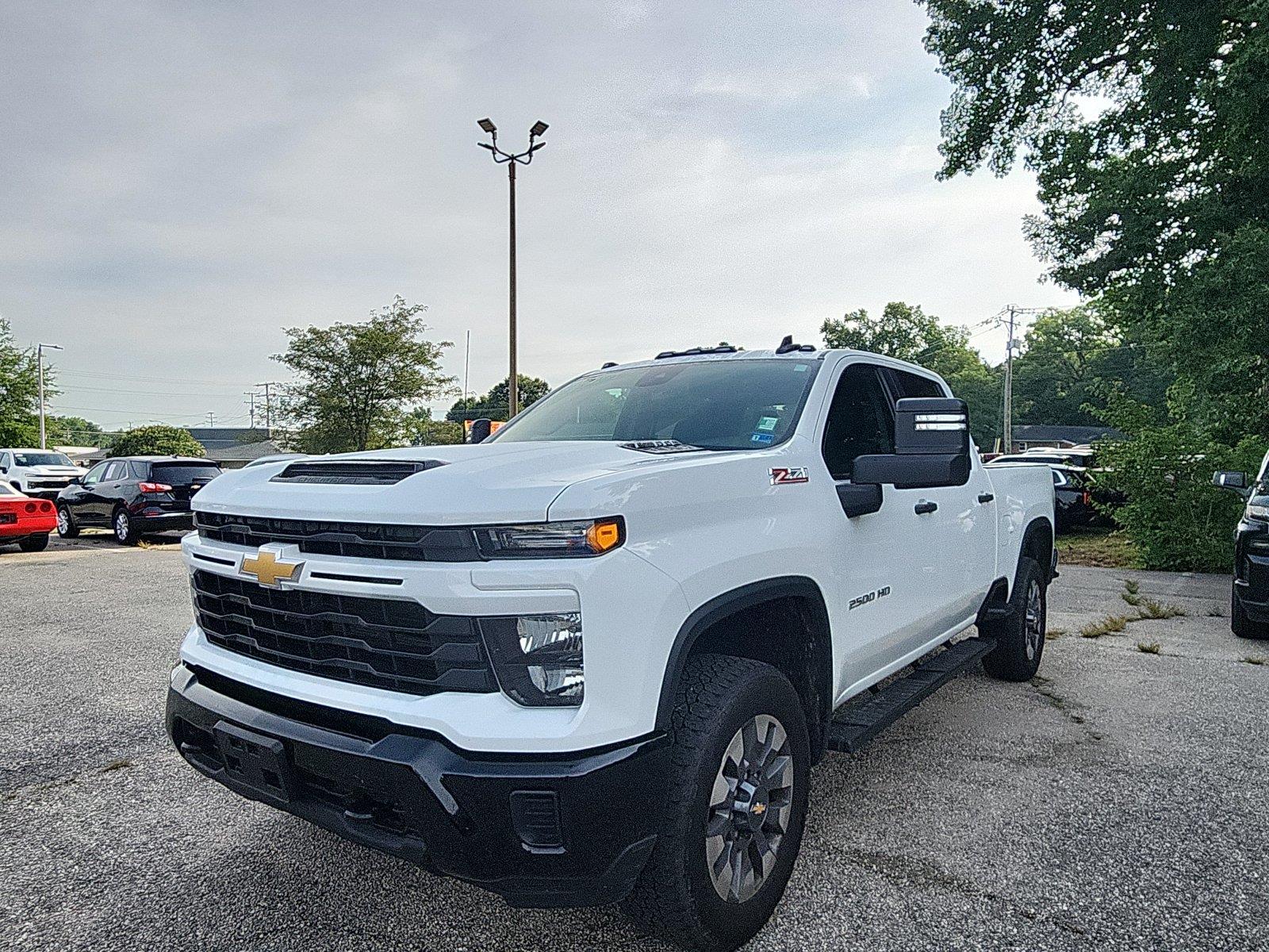 2024 Chevrolet Silverado 2500HD Custom Crew Cab 4WD