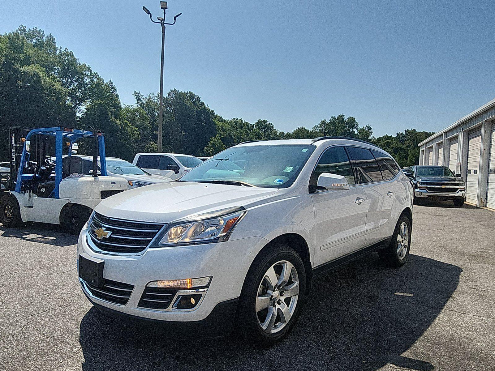 White (Iridescent Pearl Tricoat) 2017 Chevrolet Traverse SUV / Crossover Front-Wheel Drive 6-Speed Automatic