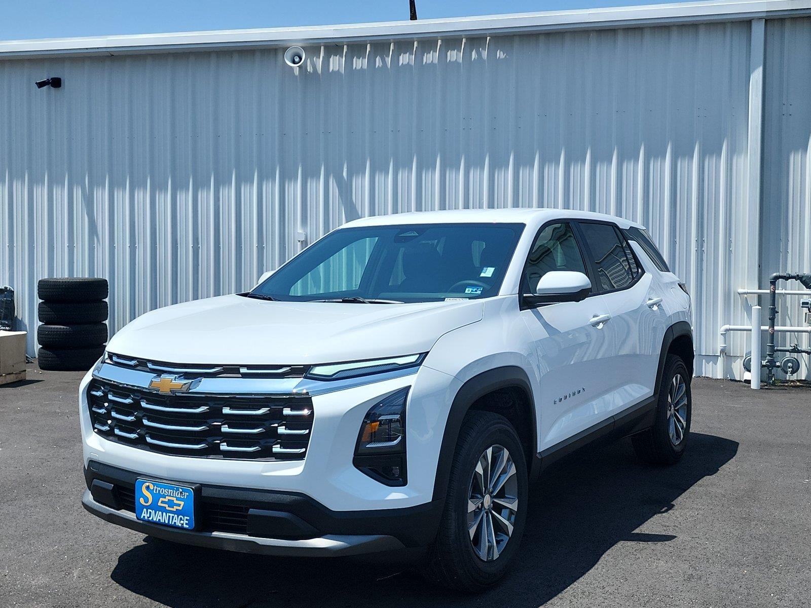 Summit White 2026 Chevrolet Equinox SUV / Crossover Front-Wheel Drive Continuously Variable Transmission