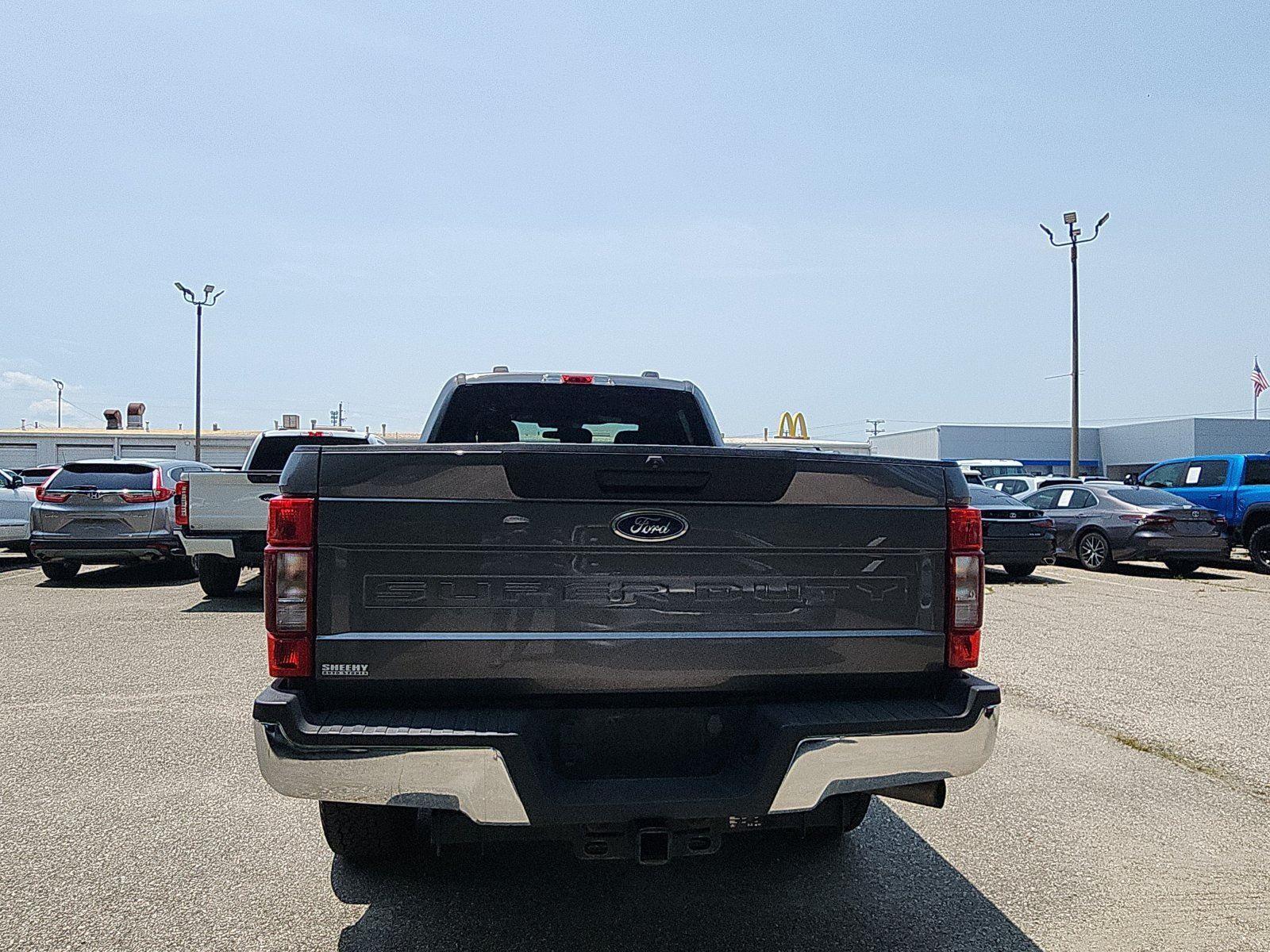 View vehicle photo 4