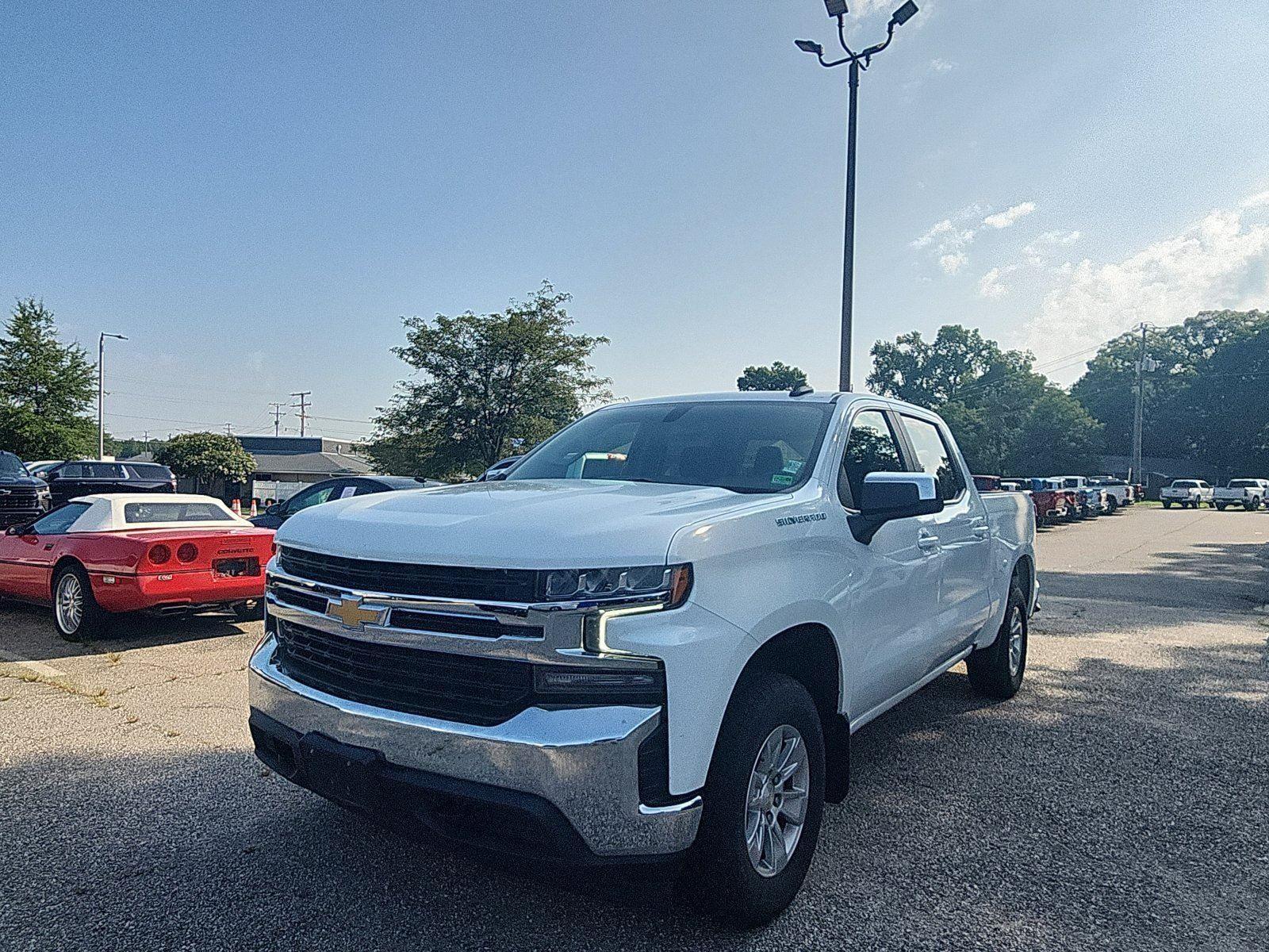 Summit White 2021 Chevrolet Silverado 1500 Pickup Truck Four-Wheel Drive 8-Speed Automatic