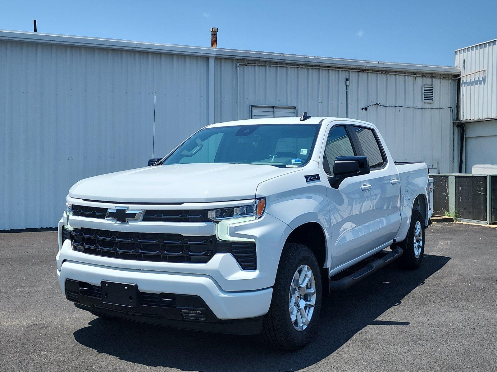 Summit White 2026 Chevrolet Silverado 1500 Pickup Truck Four-Wheel Drive Automatic