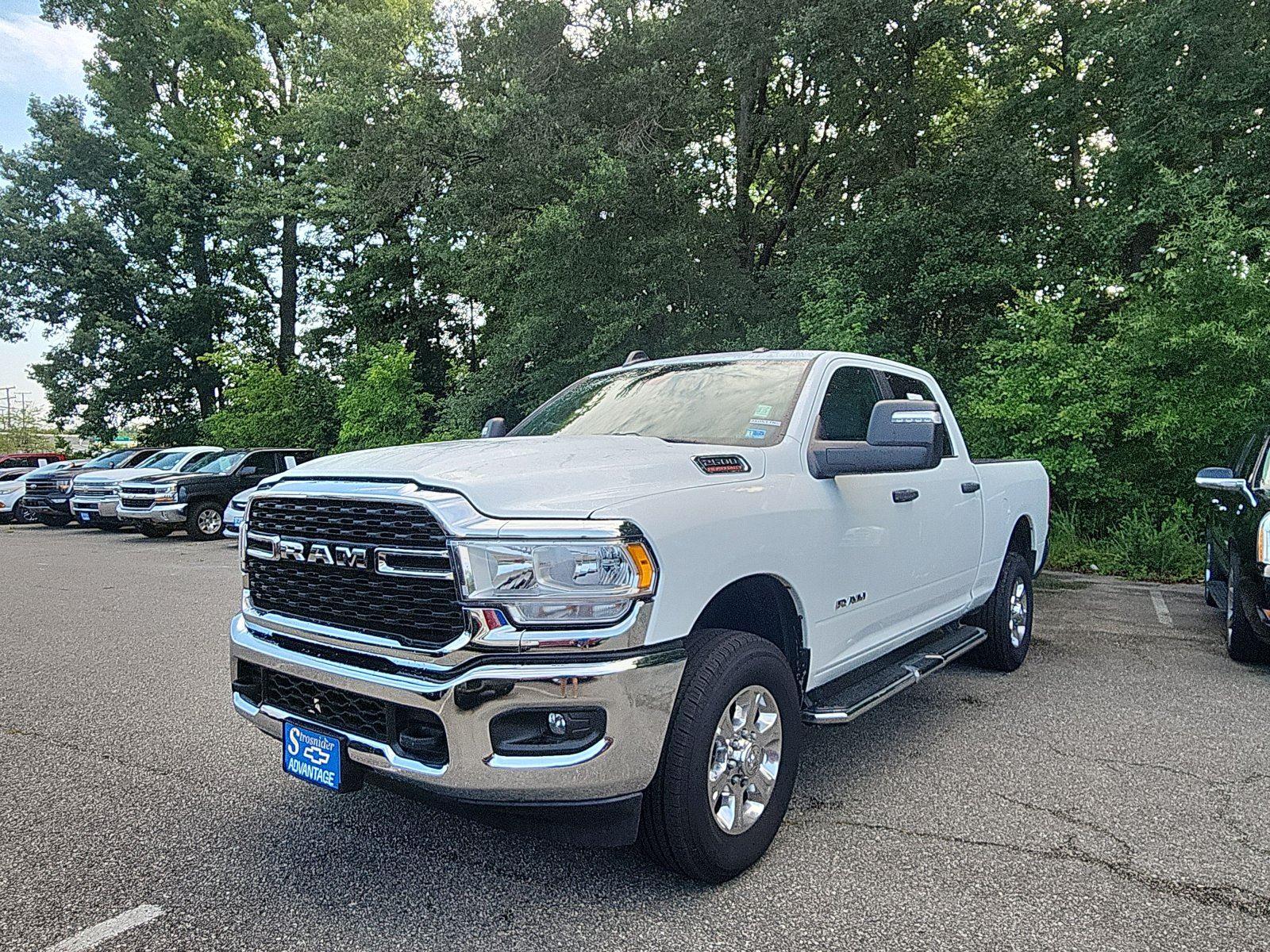 Bright White Clearcoat 2024 RAM 2500 Pickup Truck Four-Wheel Drive 8-Speed Automatic