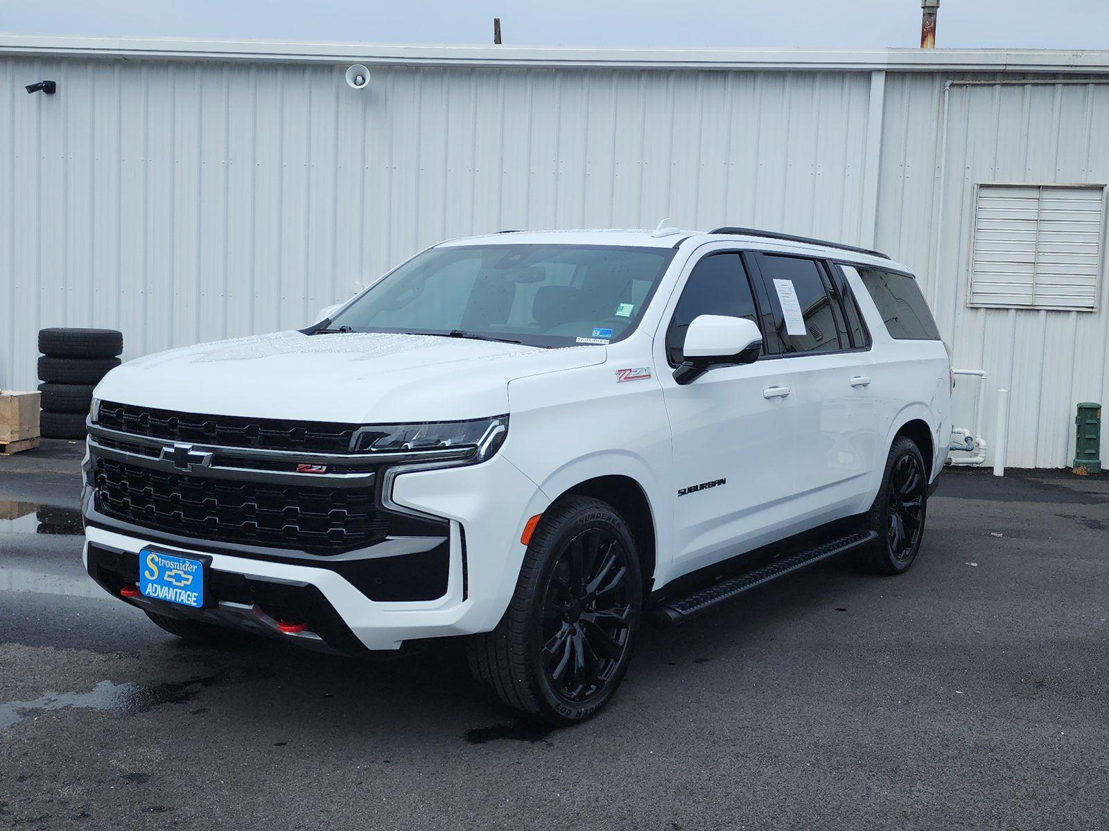Summit White 2022 Chevrolet Suburban SUV / Crossover Four-Wheel Drive Automatic