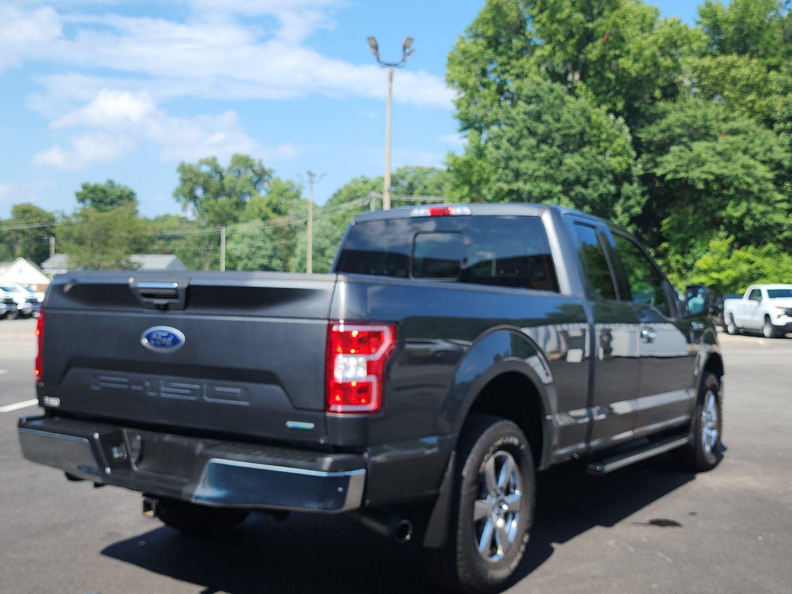 View vehicle photo 5
