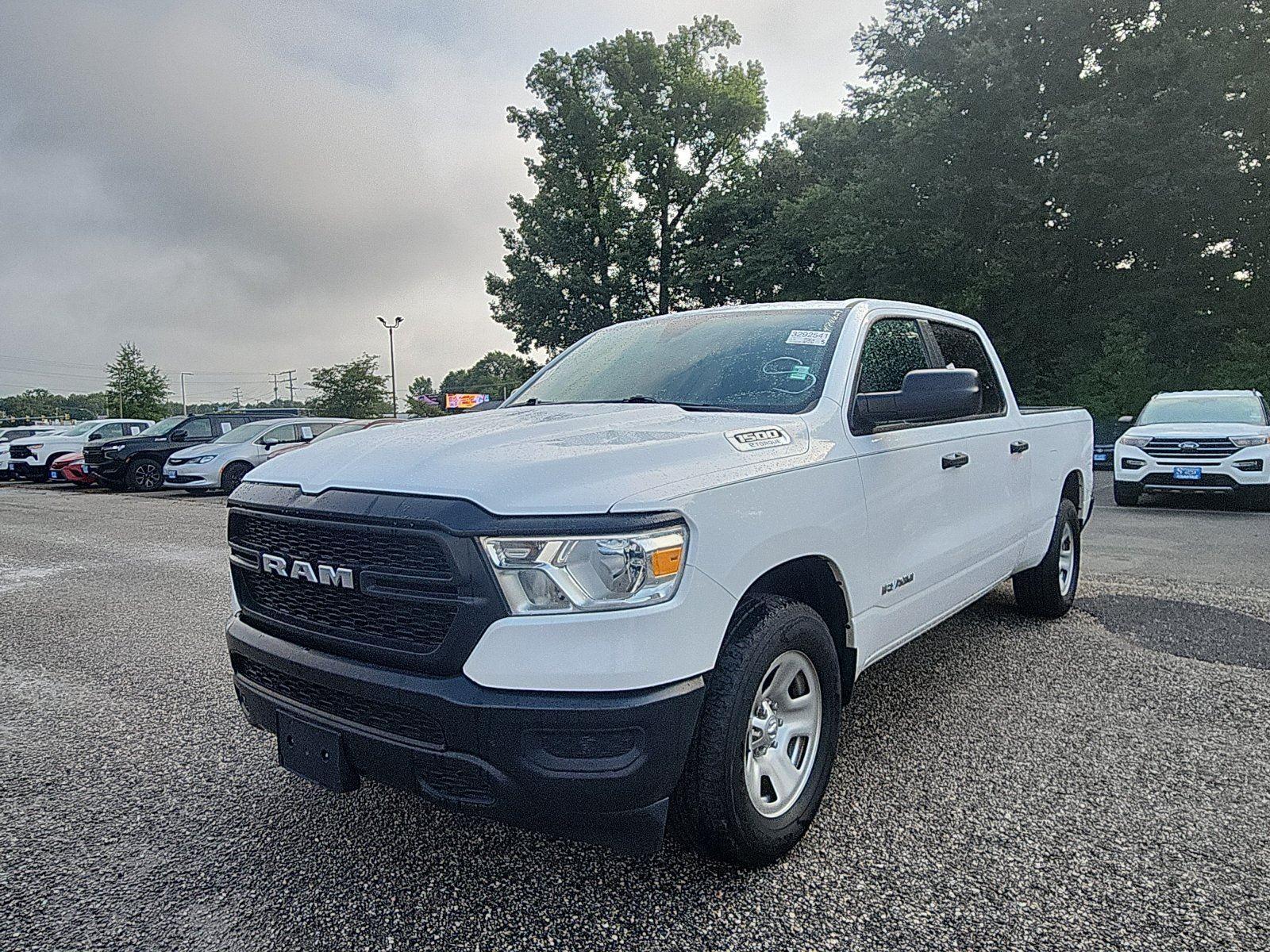 Bright White Clearcoat 2022 RAM 1500 Pickup Truck Four-Wheel Drive 8-Speed Automatic