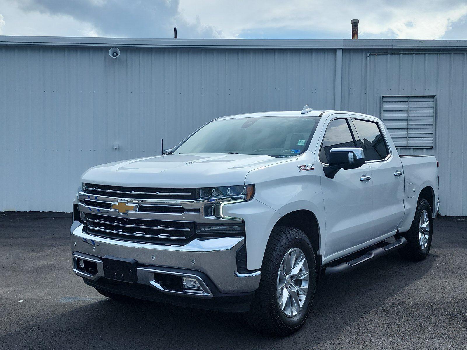 White (Iridescent Pearl Tricoat) 2021 Chevrolet Silverado 1500 Pickup Truck Four-Wheel Drive Automatic