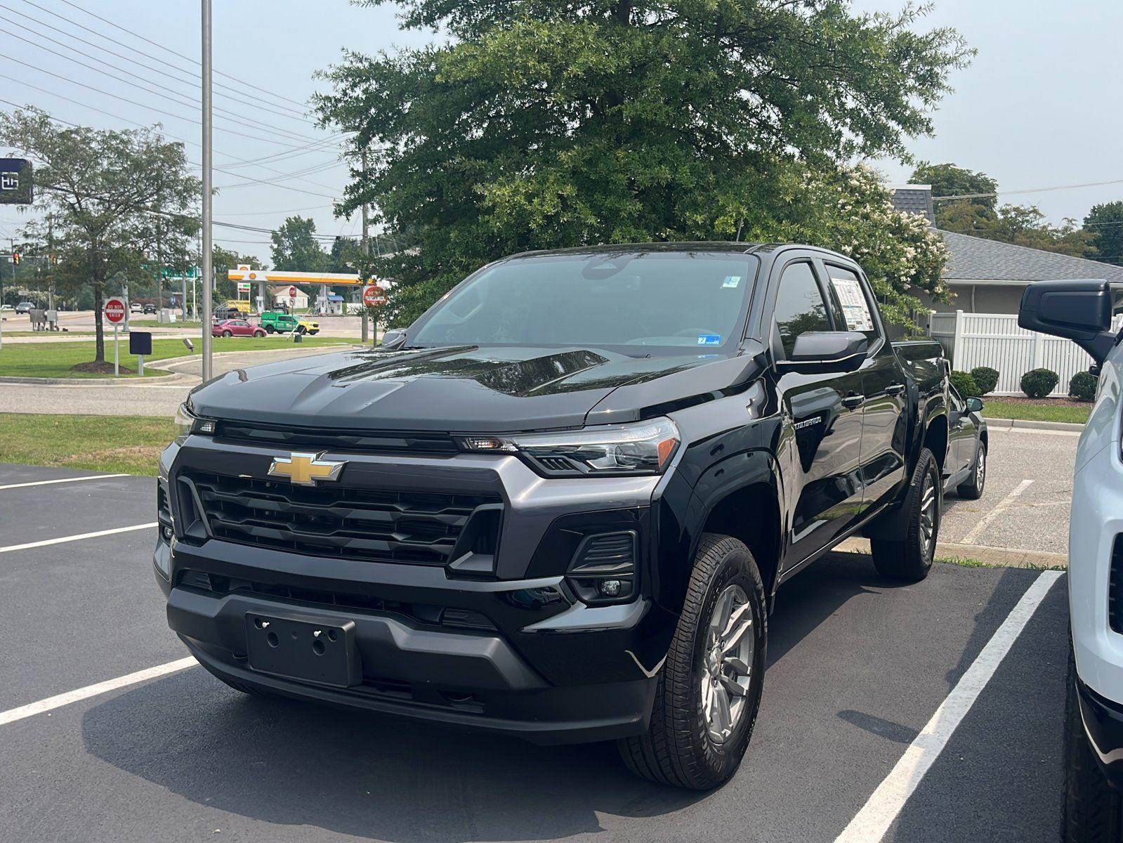 Black 2026 Chevrolet Colorado Pickup Truck Four-Wheel Drive 8-Speed Automatic