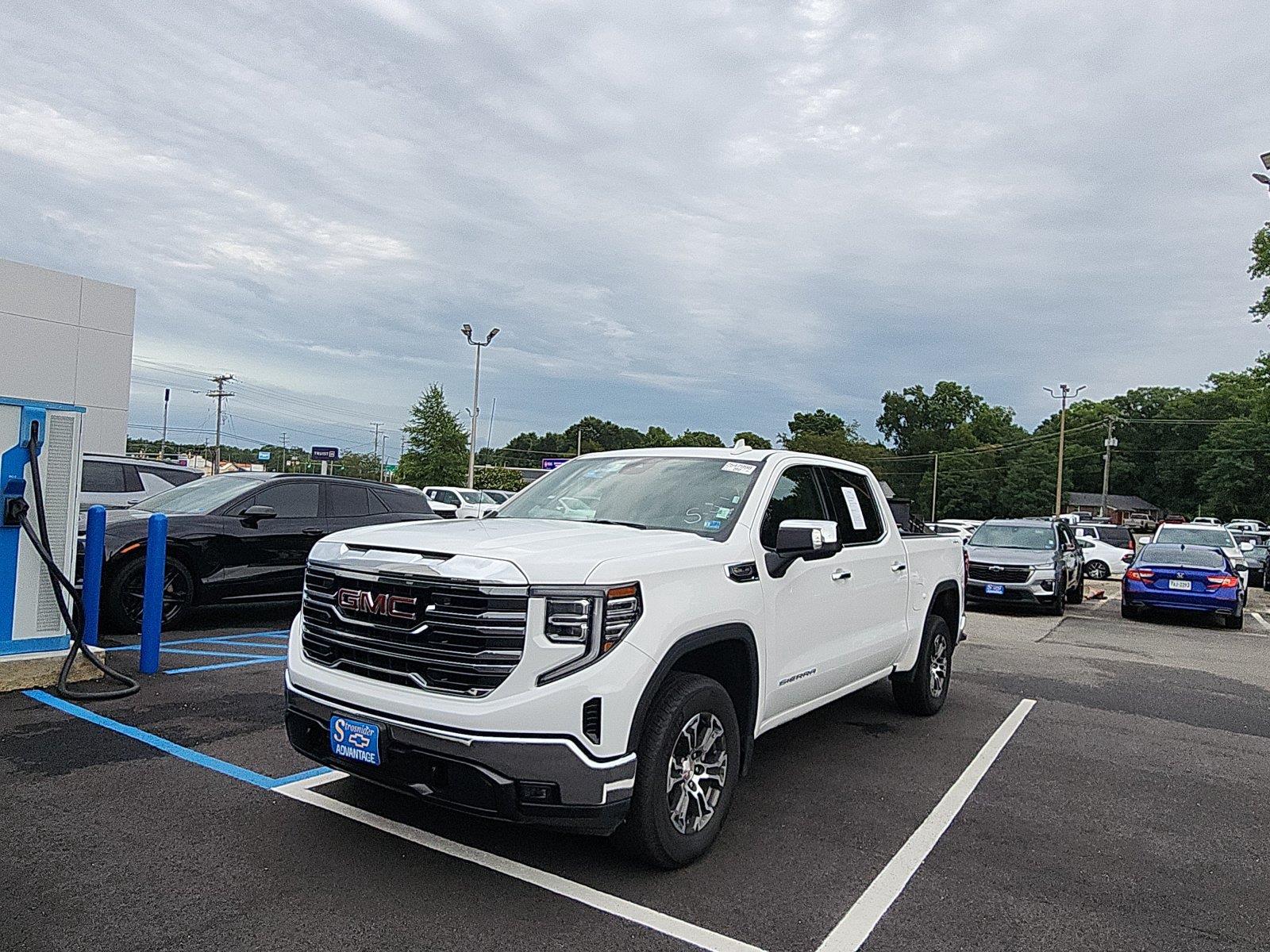 Summit White 2026 GMC Sierra 1500 Pickup Truck Four-Wheel Drive Automatic