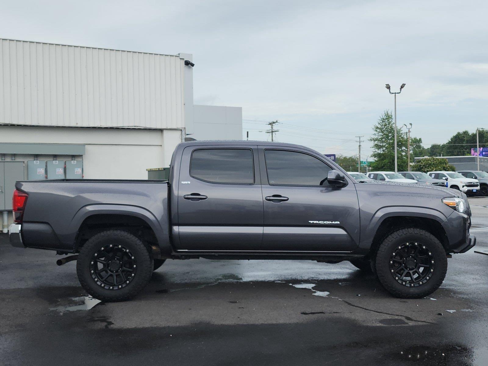 View vehicle photo 6