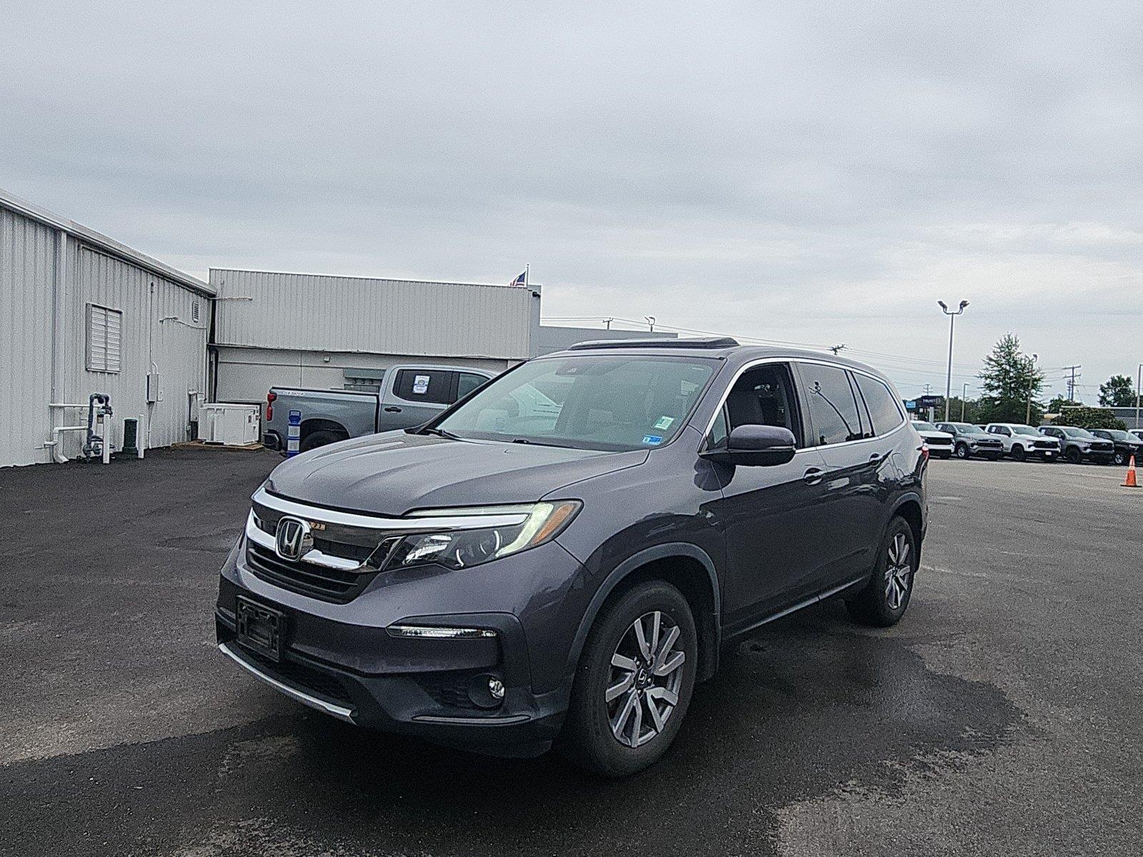 Gray (Modern Steel Metallic) 2019 Honda Pilot SUV / Crossover Front-Wheel Drive Automatic