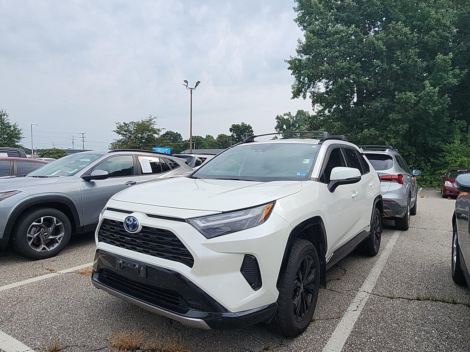 White (Blizzard Pearl) 2022 Toyota RAV4 Hybrid SUV / Crossover All-Wheel Drive Continuously Variable Transmission