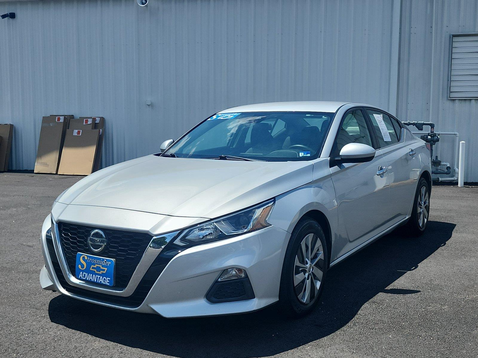 Brilliant Silver Metallic 2021 Nissan Altima Sedan Front-Wheel Drive Continuously Variable Transmission