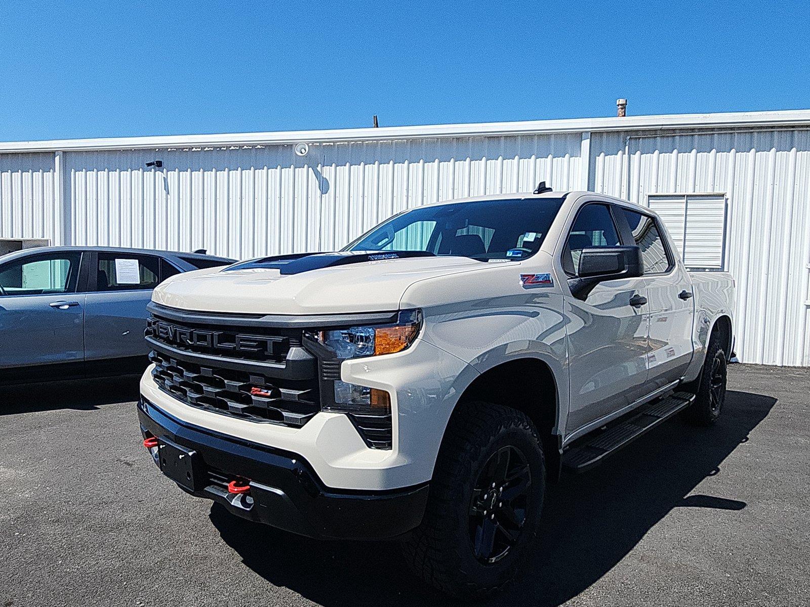 White Sands 2026 Chevrolet Silverado 1500 Pickup Truck Four-Wheel Drive 8-Speed Automatic