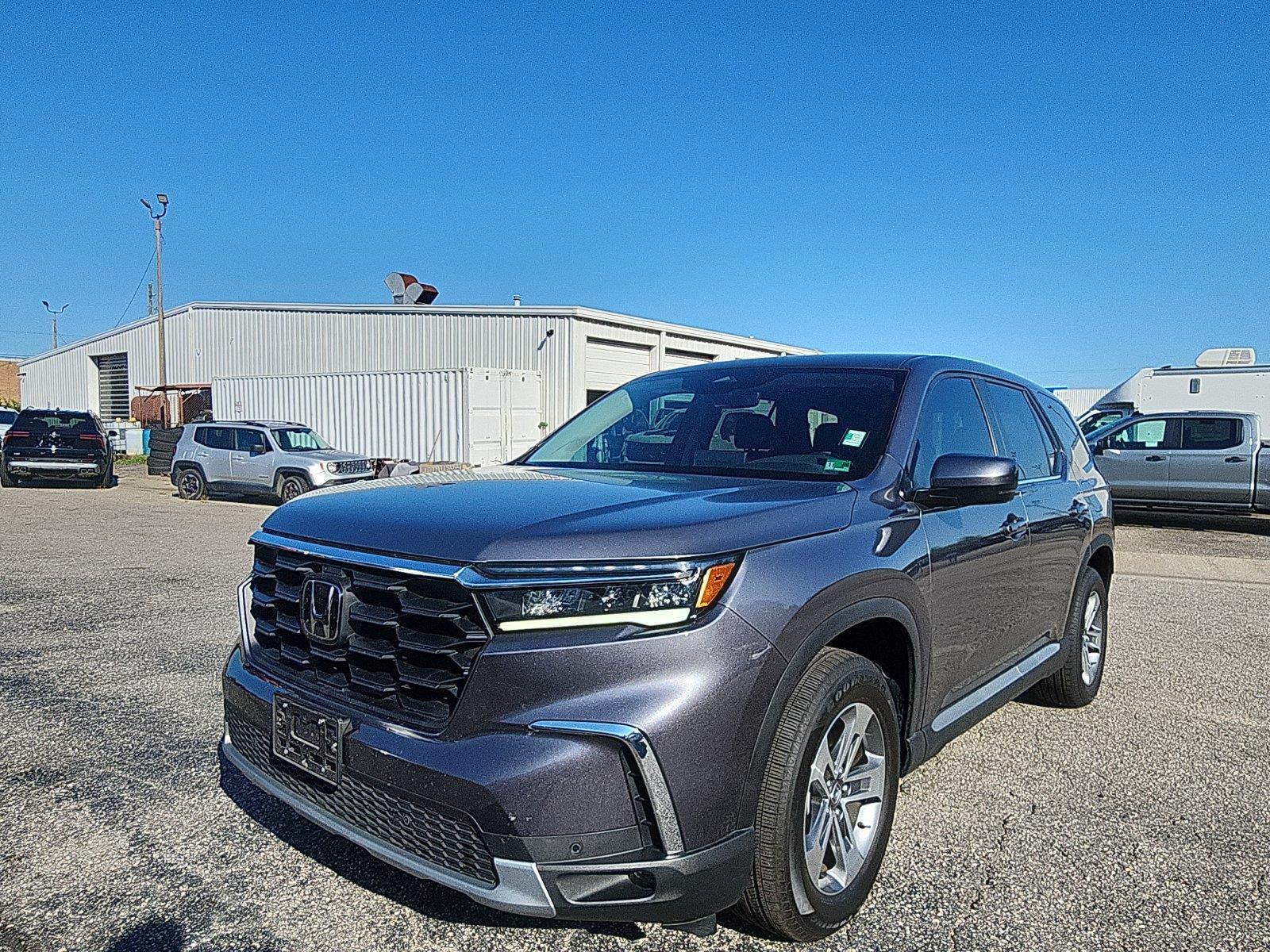 Gray (Modern Steel Metallic) 2024 Honda Pilot SUV / Crossover All-Wheel Drive Automatic