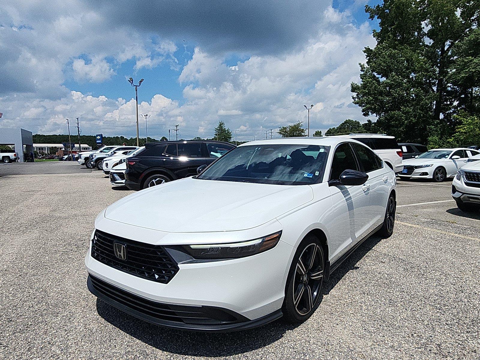 Platinum White Pearl 2023 Honda Accord Hybrid Sedan Front-Wheel Drive Continuously Variable Transmission